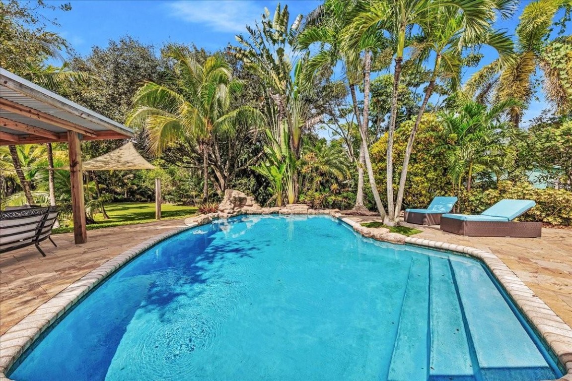 Hiatus Ranchettes 92-36 B - Residential Lease