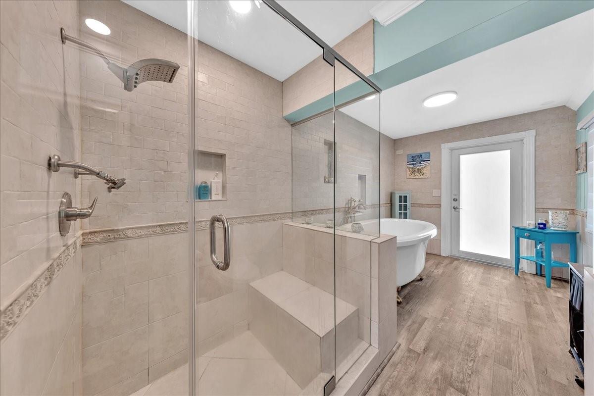 Hiatus Ranchettes 92-36 B - Residential Lease