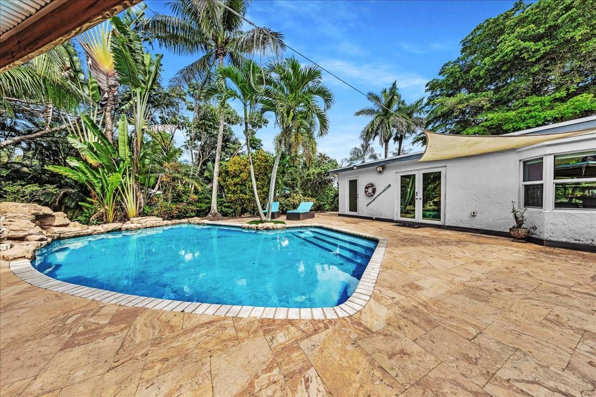 Hiatus Ranchettes 92-36 B - Residential Lease