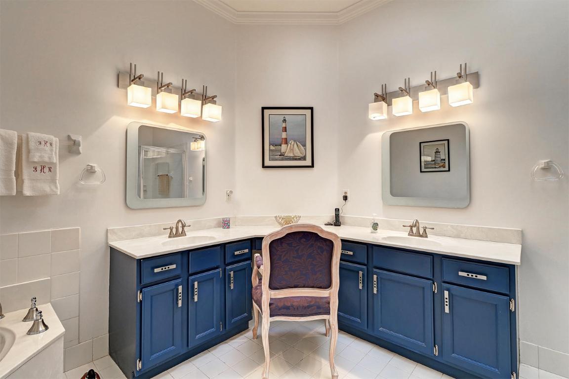 SHERWOOD FOREST - Residential