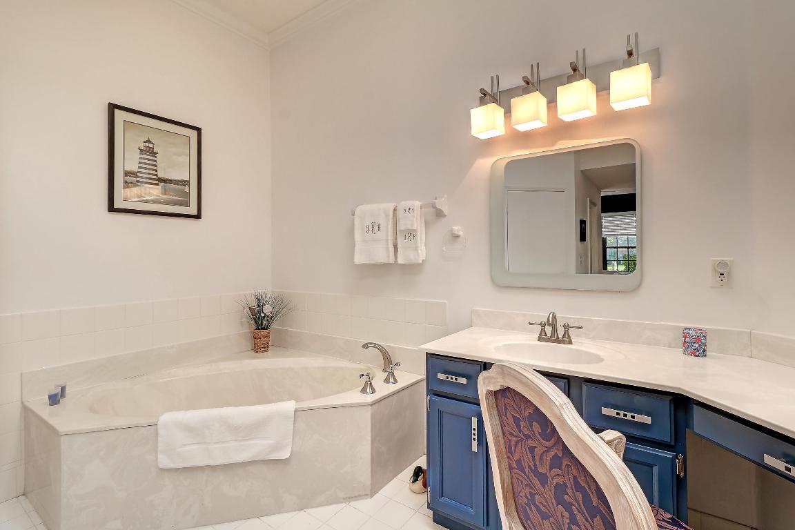 SHERWOOD FOREST - Residential