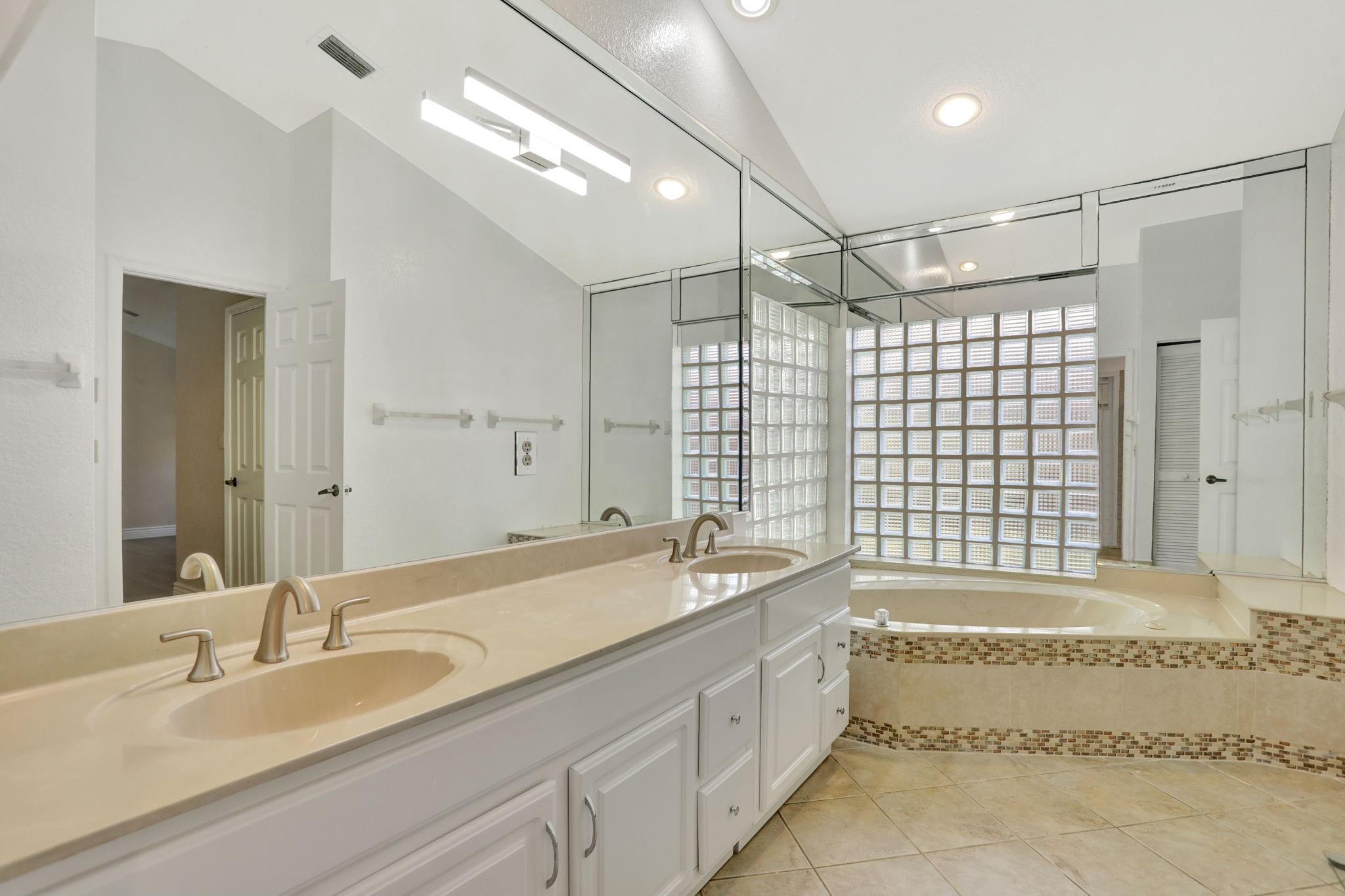 Eagle Point 127-12 B - Residential