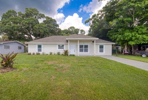 Photo of 2807 Placid Avenue, Fort Pierce, FL 34982 (MLS # R11098424)