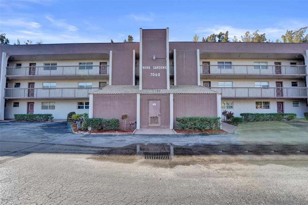 Photo of 7060 Nova Drive #304C, Davie, FL 33317 (MLS # F10538844)