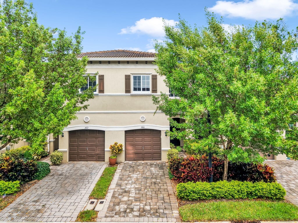Photo of 366 SE 1ST Way, Deerfield Beach, FL 33441 (MLS # B26088724)