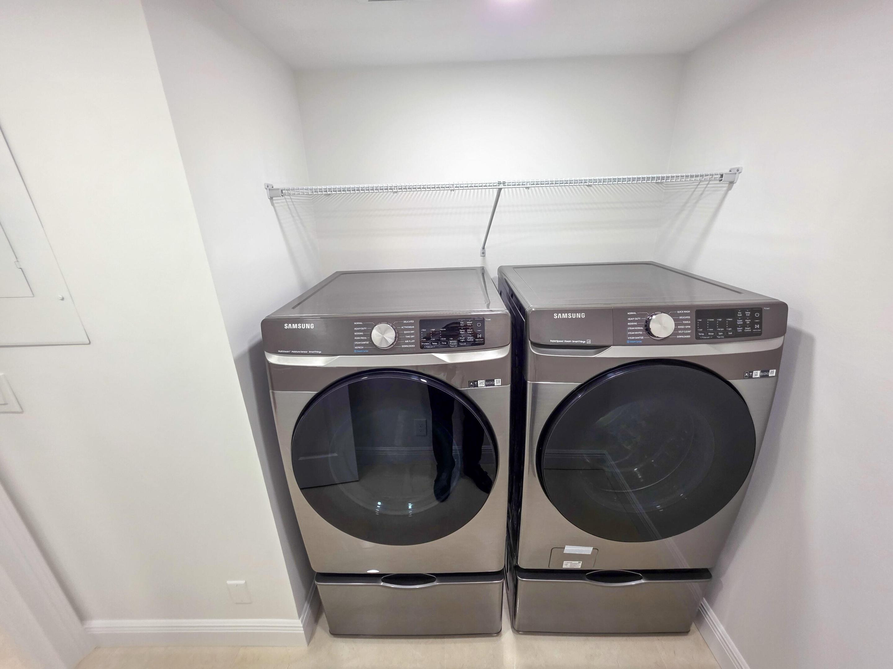 PALM CLUB WEST VILLAGE 1 CONDO - Residential