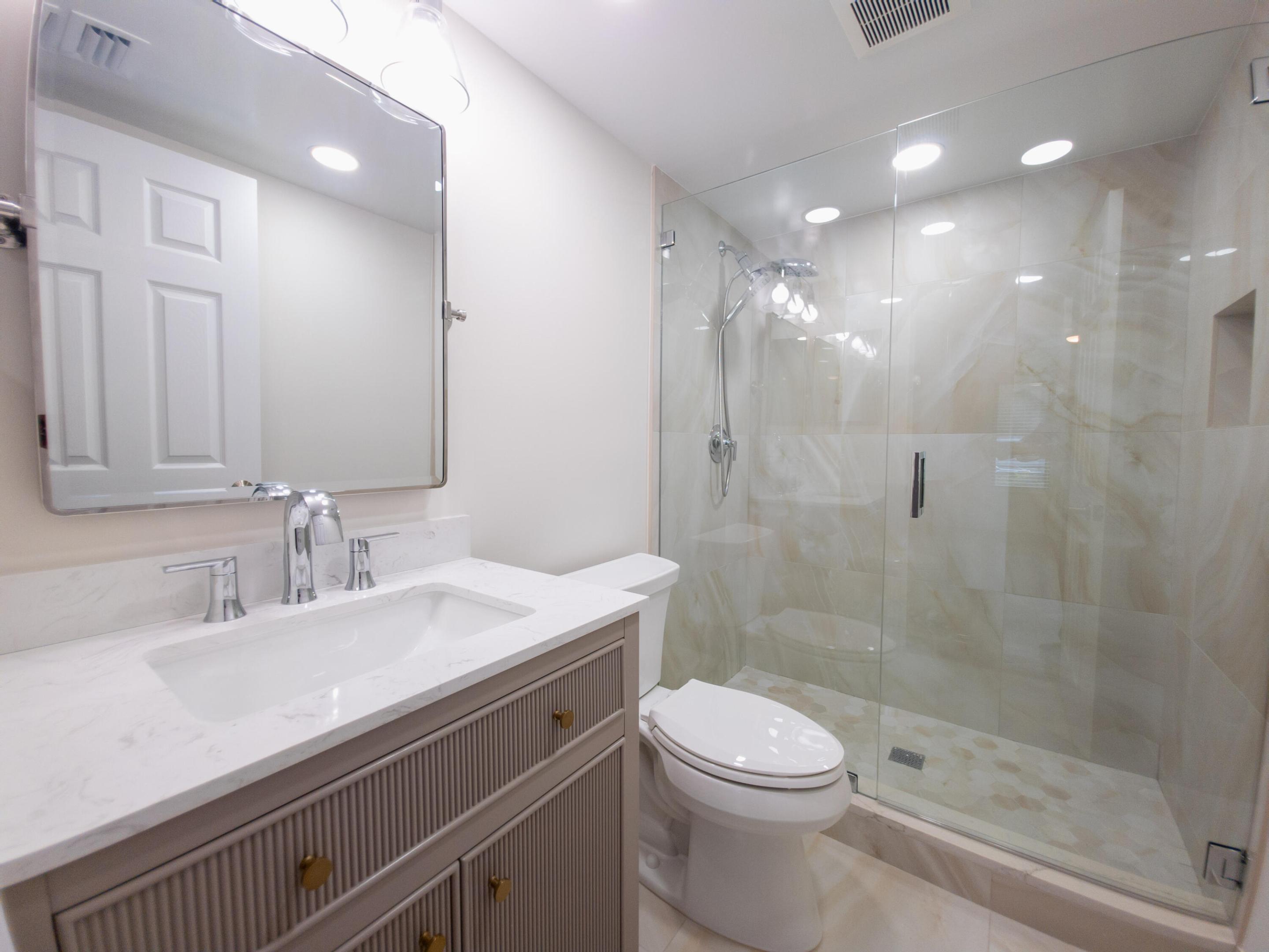 PALM CLUB WEST VILLAGE 1 CONDO - Residential