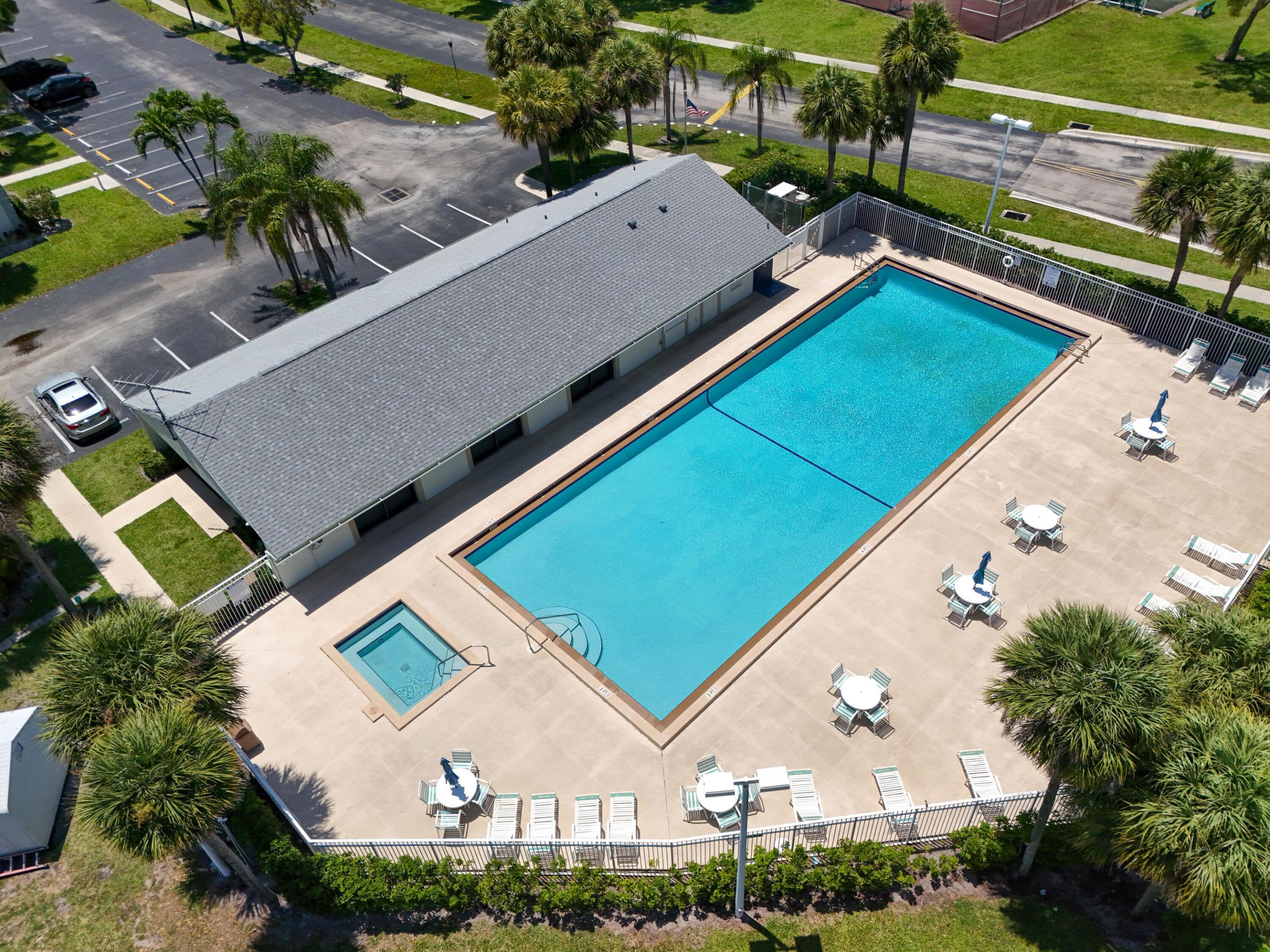 PALM CLUB WEST VILLAGE 1 CONDO - Residential