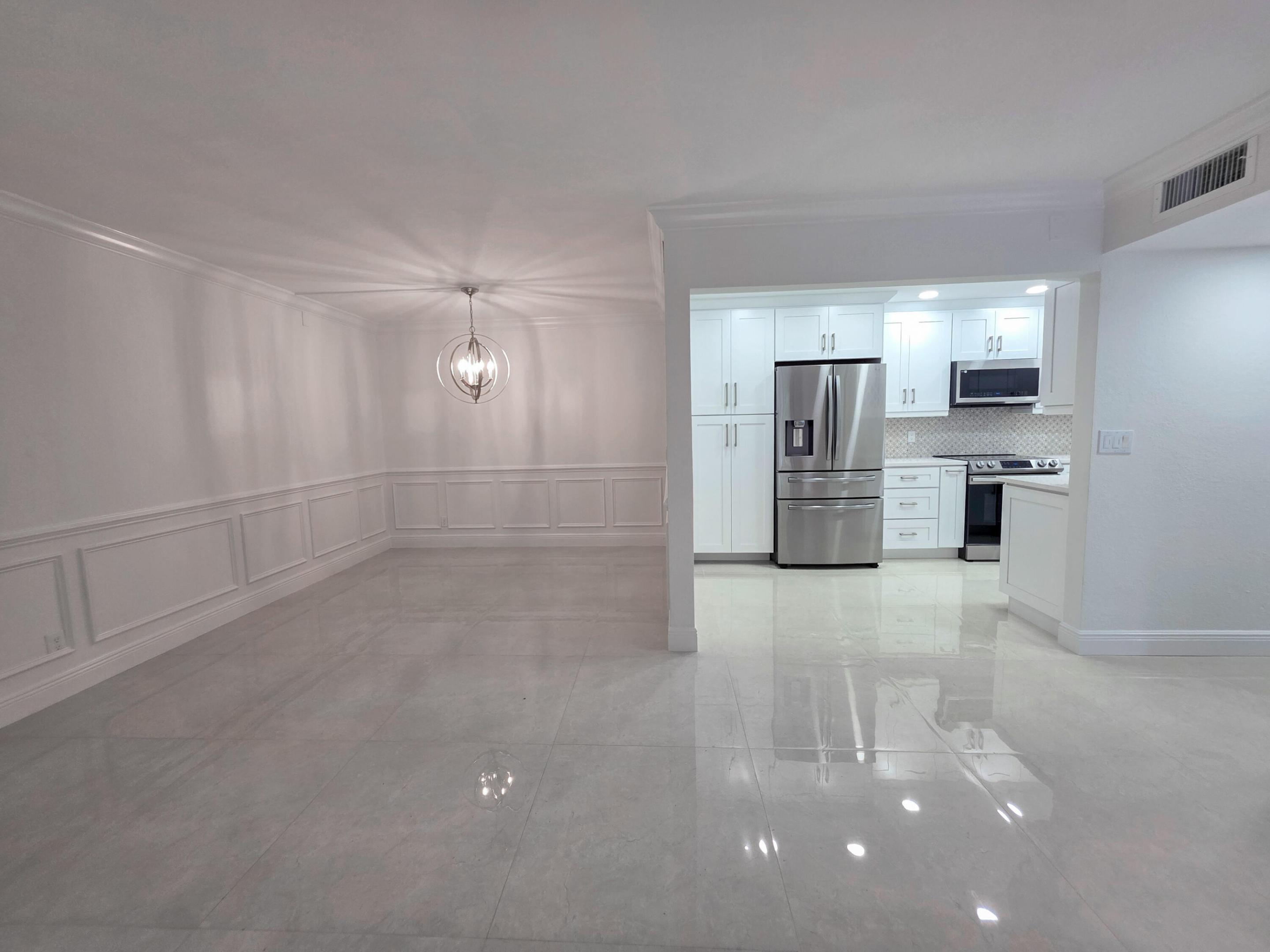 PALM CLUB WEST VILLAGE 1 CONDO - Residential