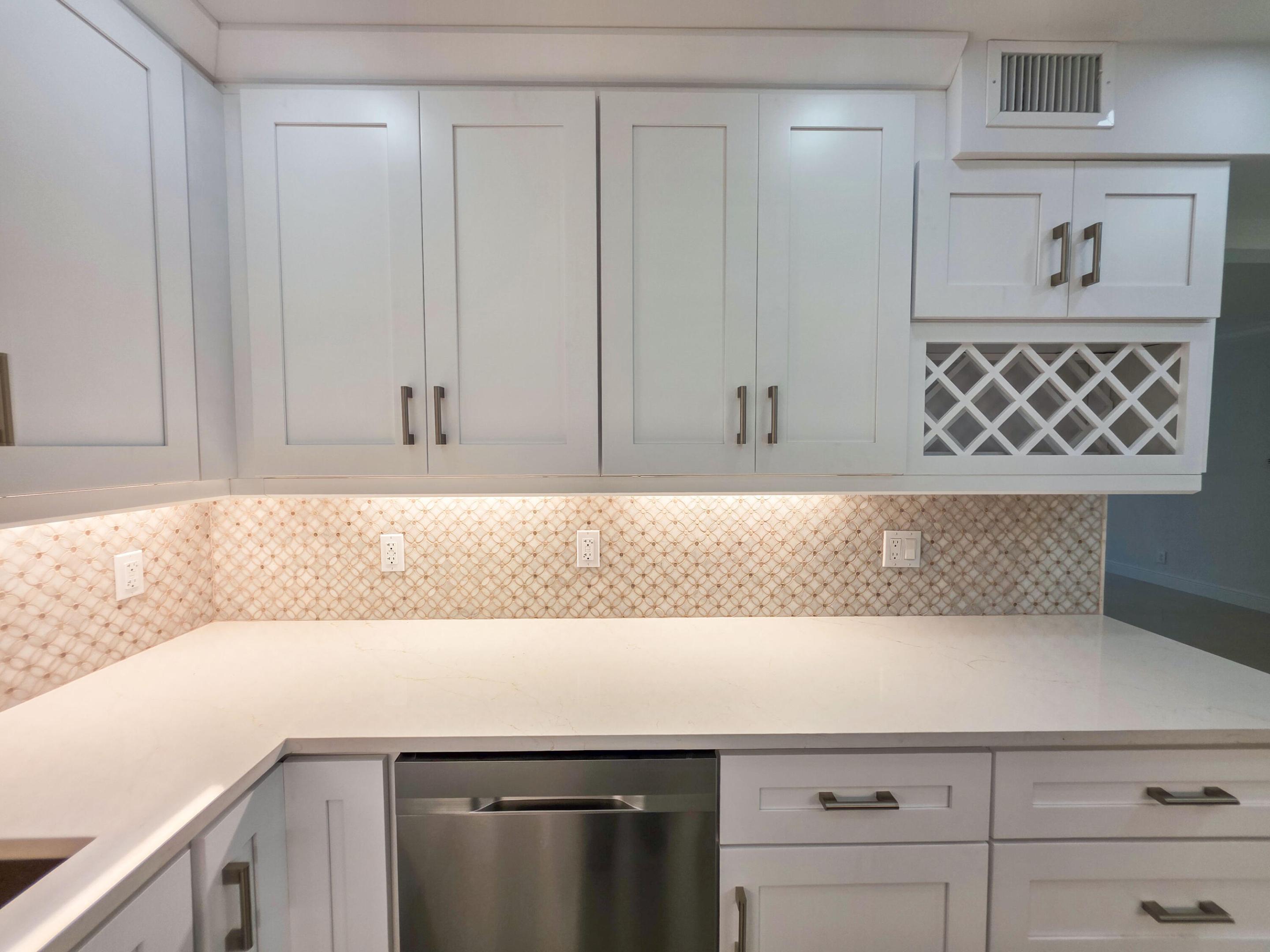 PALM CLUB WEST VILLAGE 1 CONDO - Residential