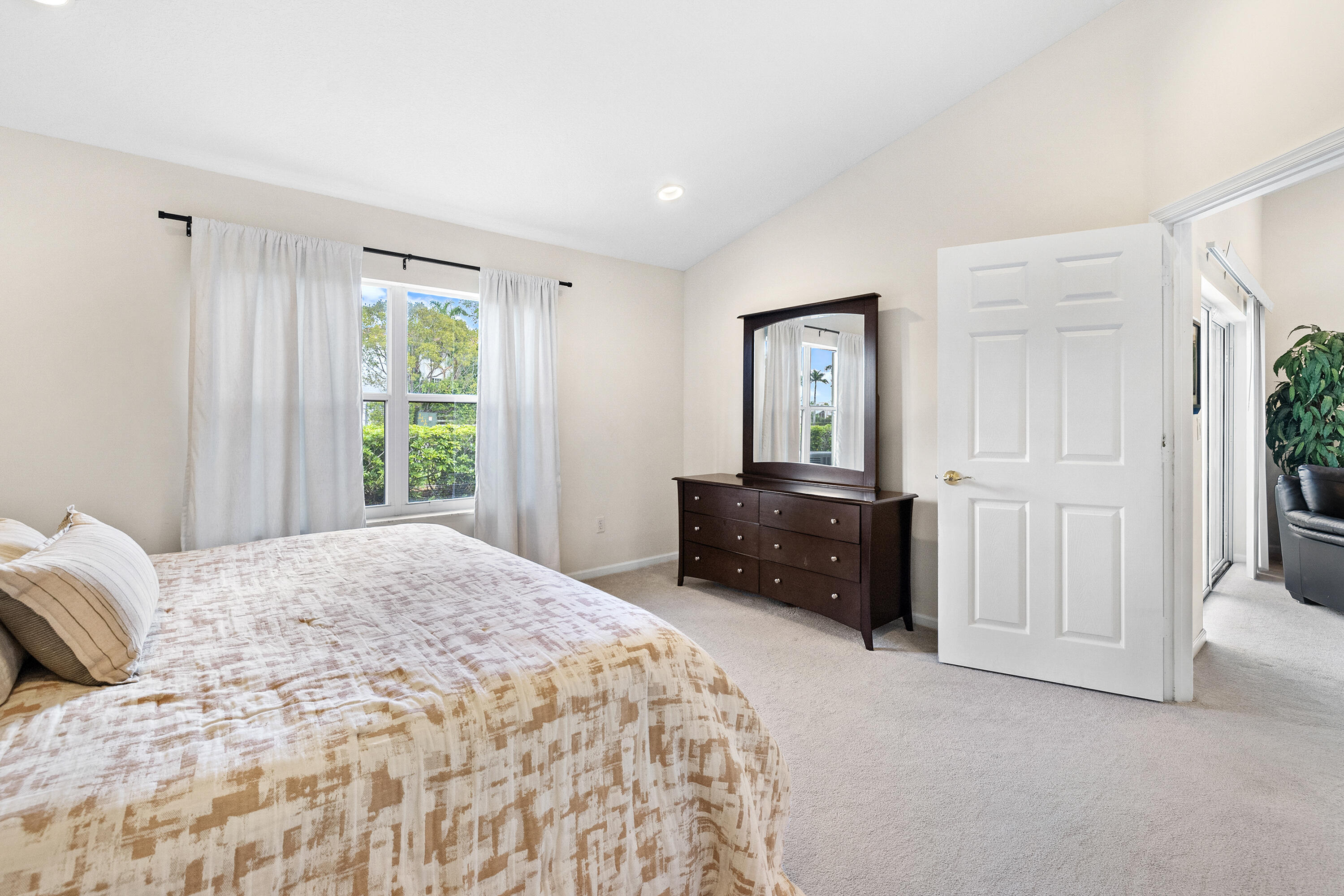 WELLINGTONS EDGE - Residential