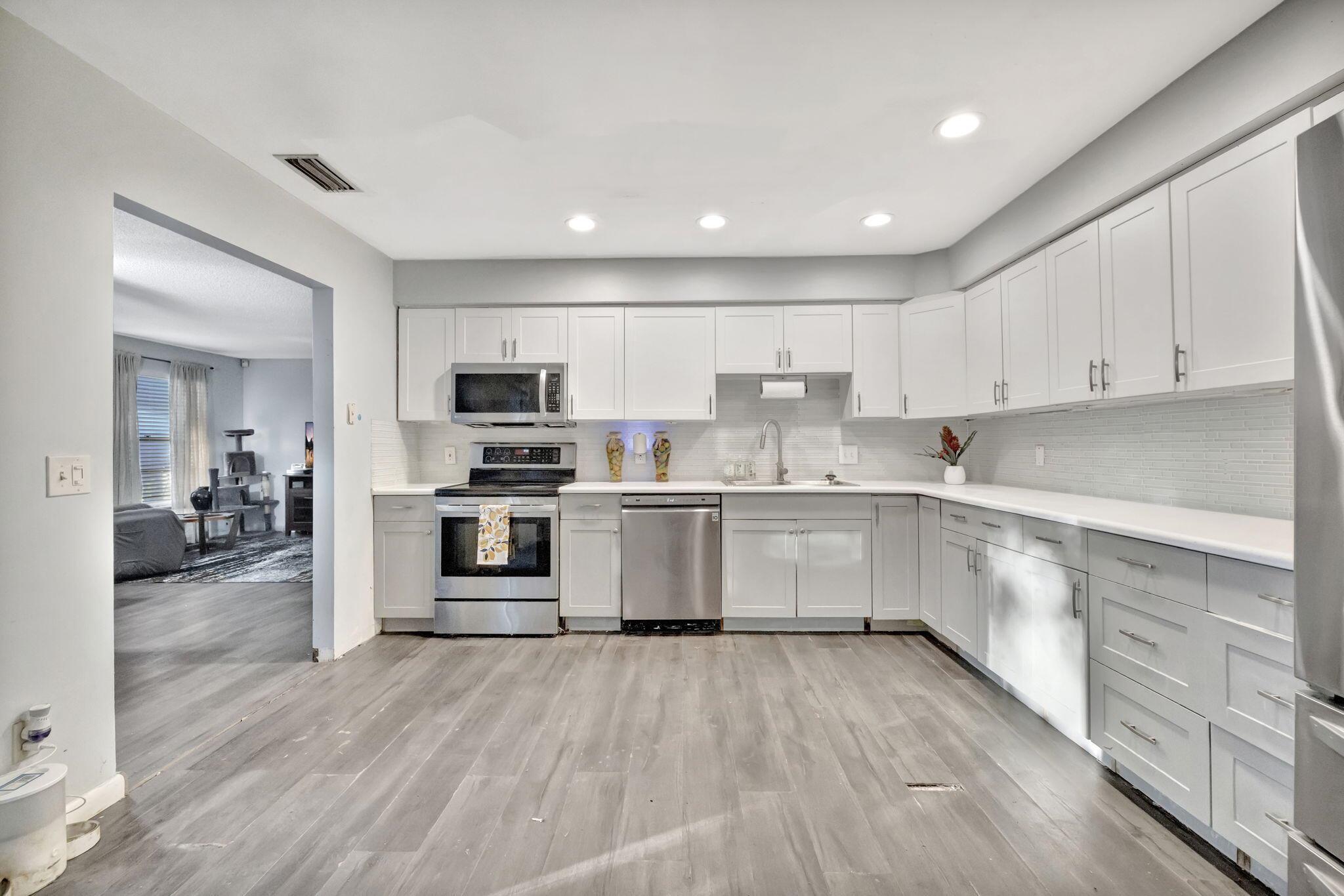 KEY COLONY TOWNHOUSE - Residential