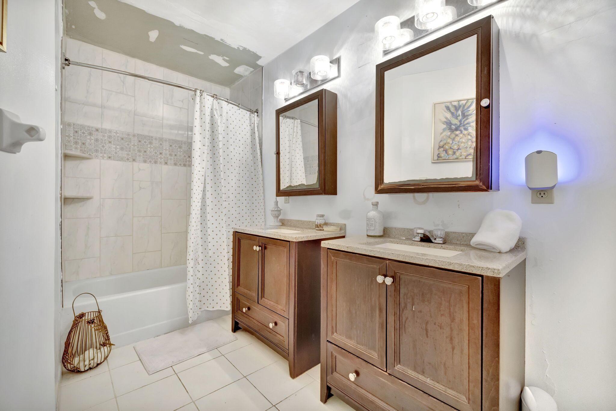 KEY COLONY TOWNHOUSE - Residential