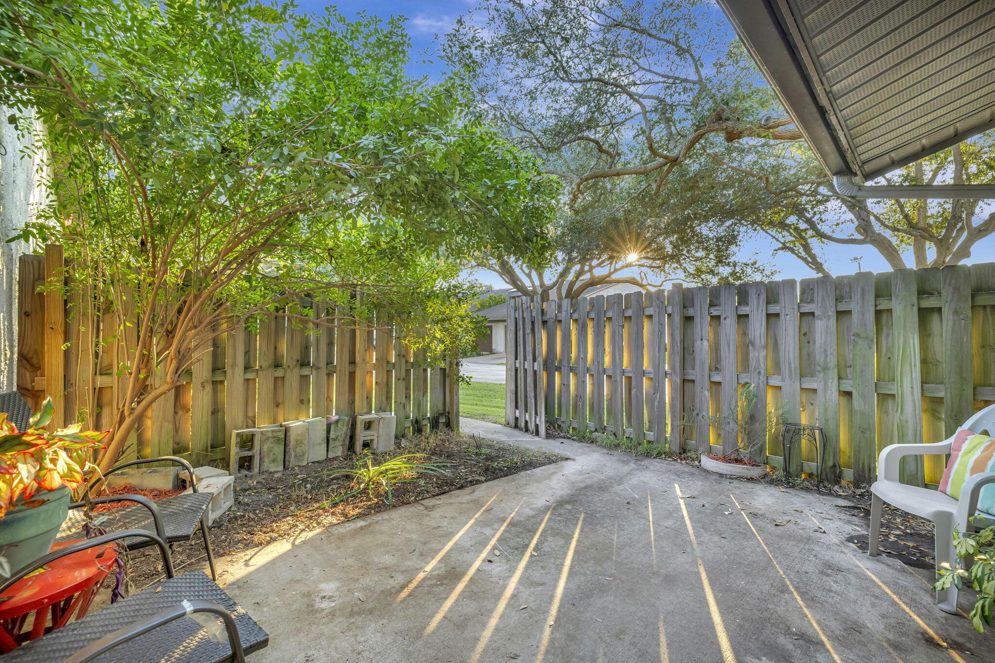 KEY COLONY TOWNHOUSE - Residential