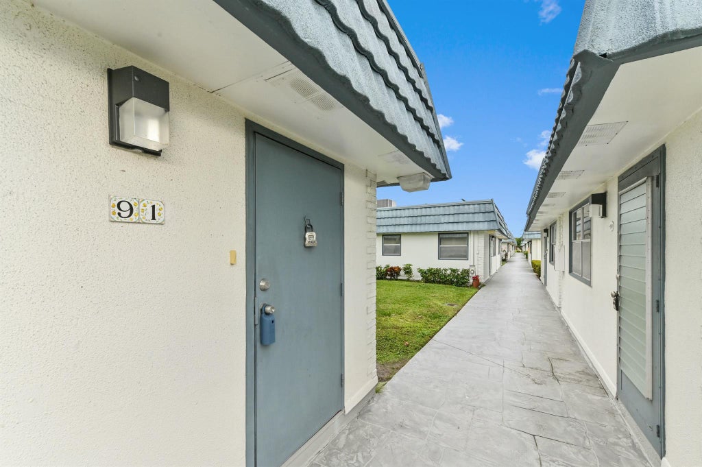 Photo of 91 Waterford D, Delray Beach, FL 33446 (MLS # R11067256)