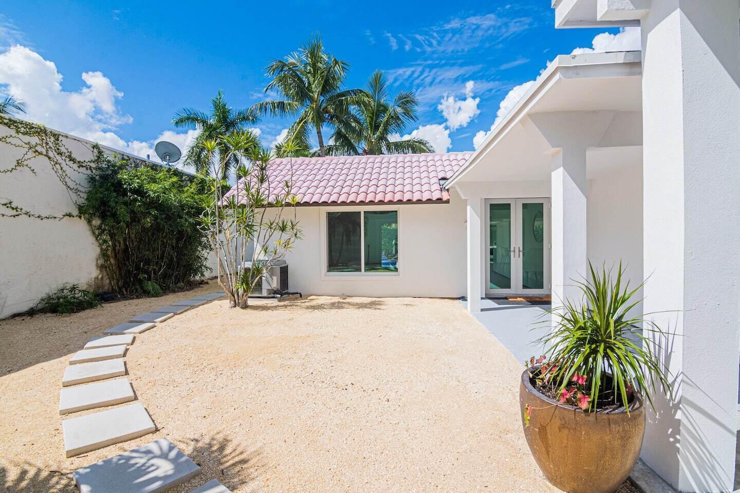 OCEAN WALK PLACE - Residential Lease