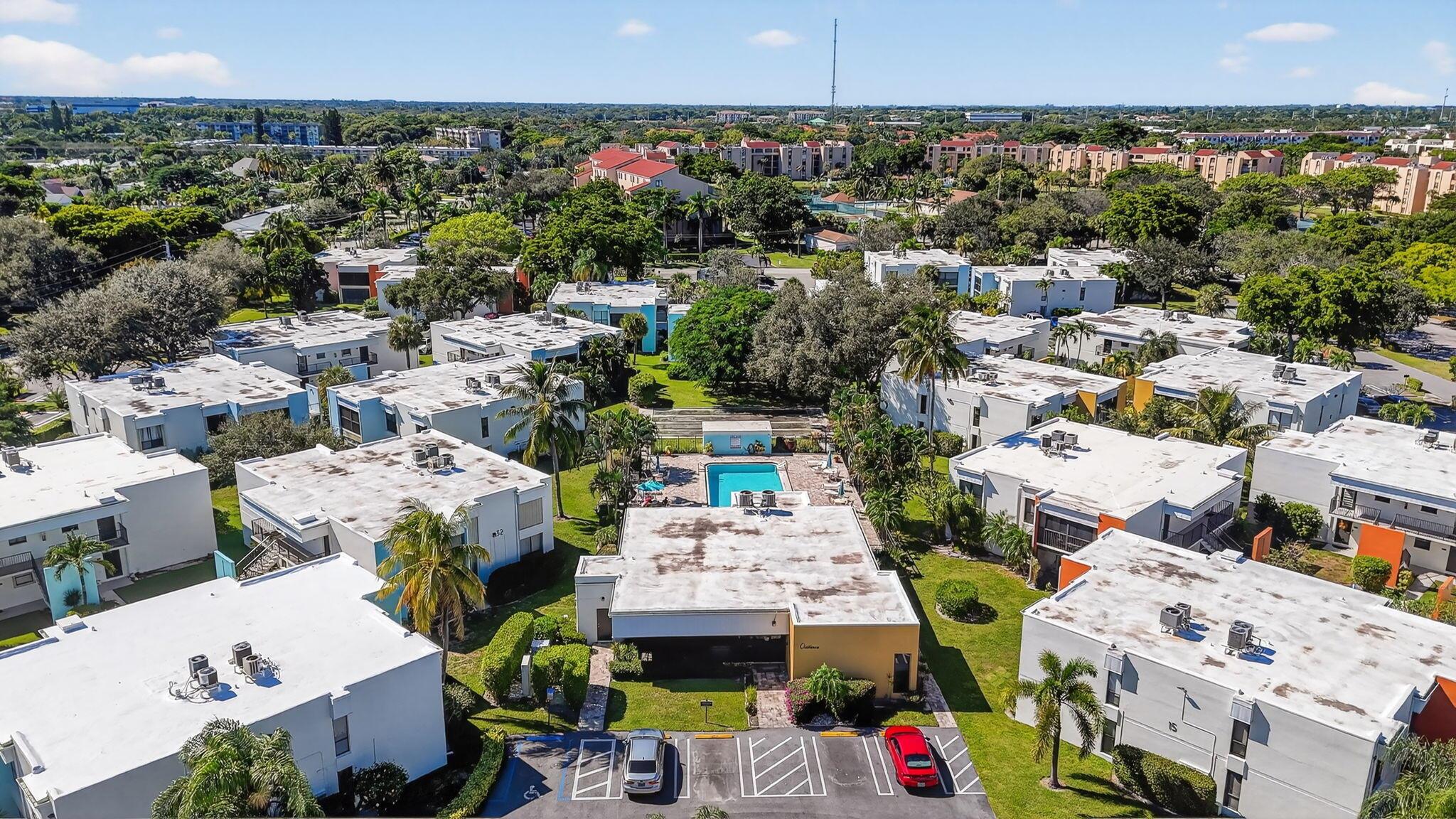 TOWN & COUNTRY ESTATES CO - Residential