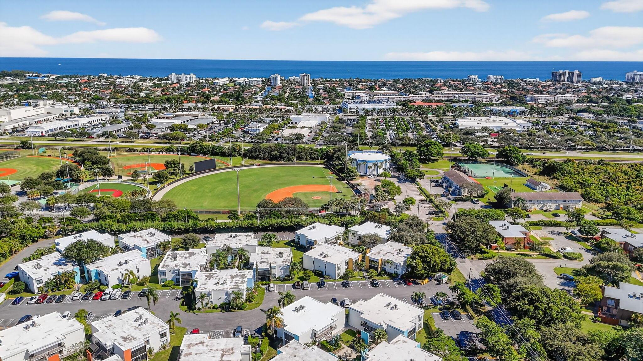 TOWN & COUNTRY ESTATES CO - Residential