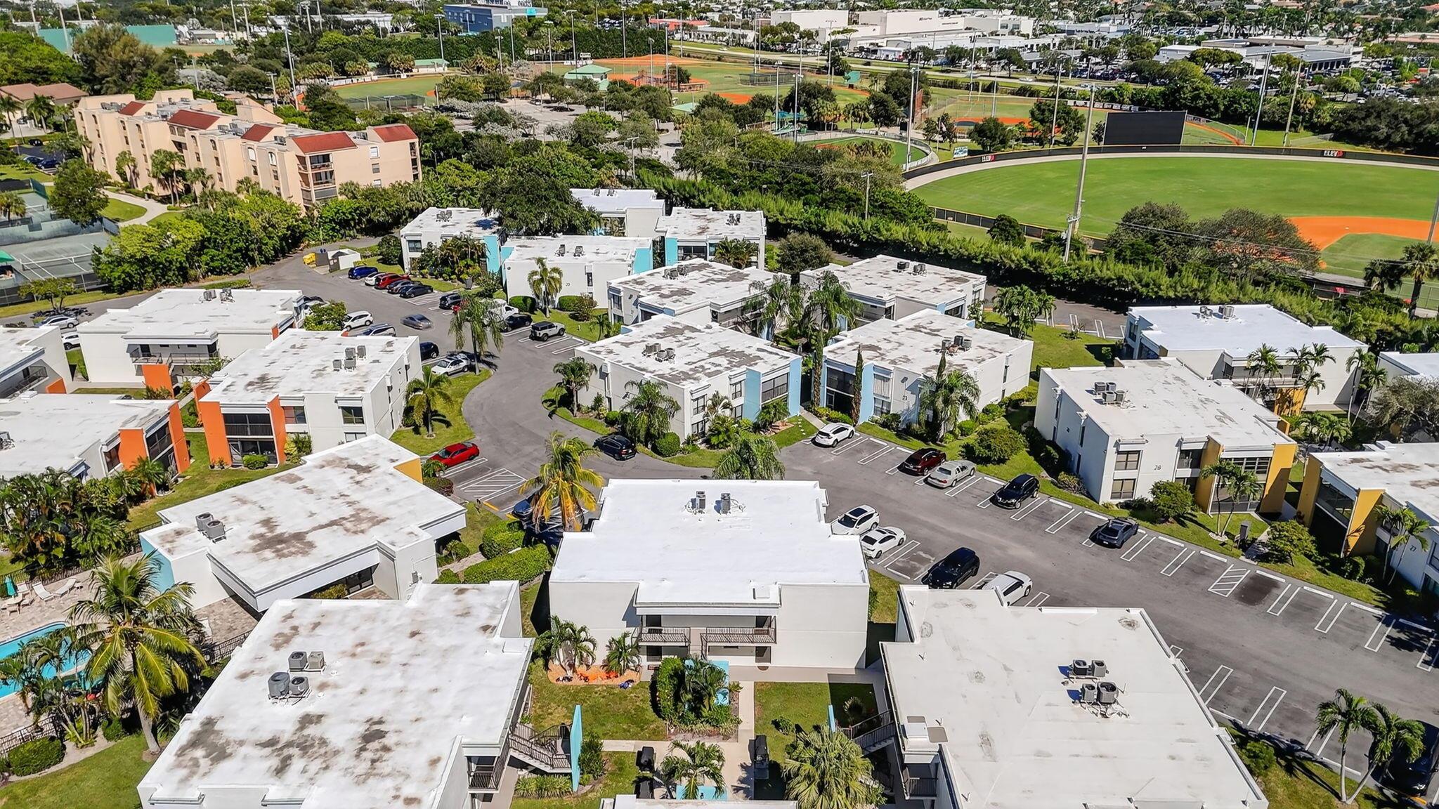 TOWN & COUNTRY ESTATES CO - Residential