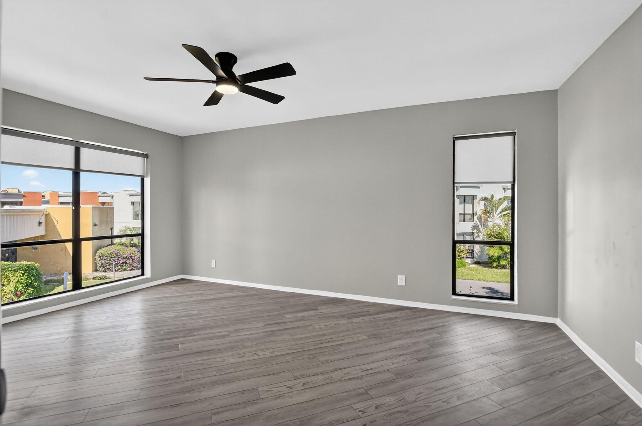 TOWN & COUNTRY ESTATES CO - Residential