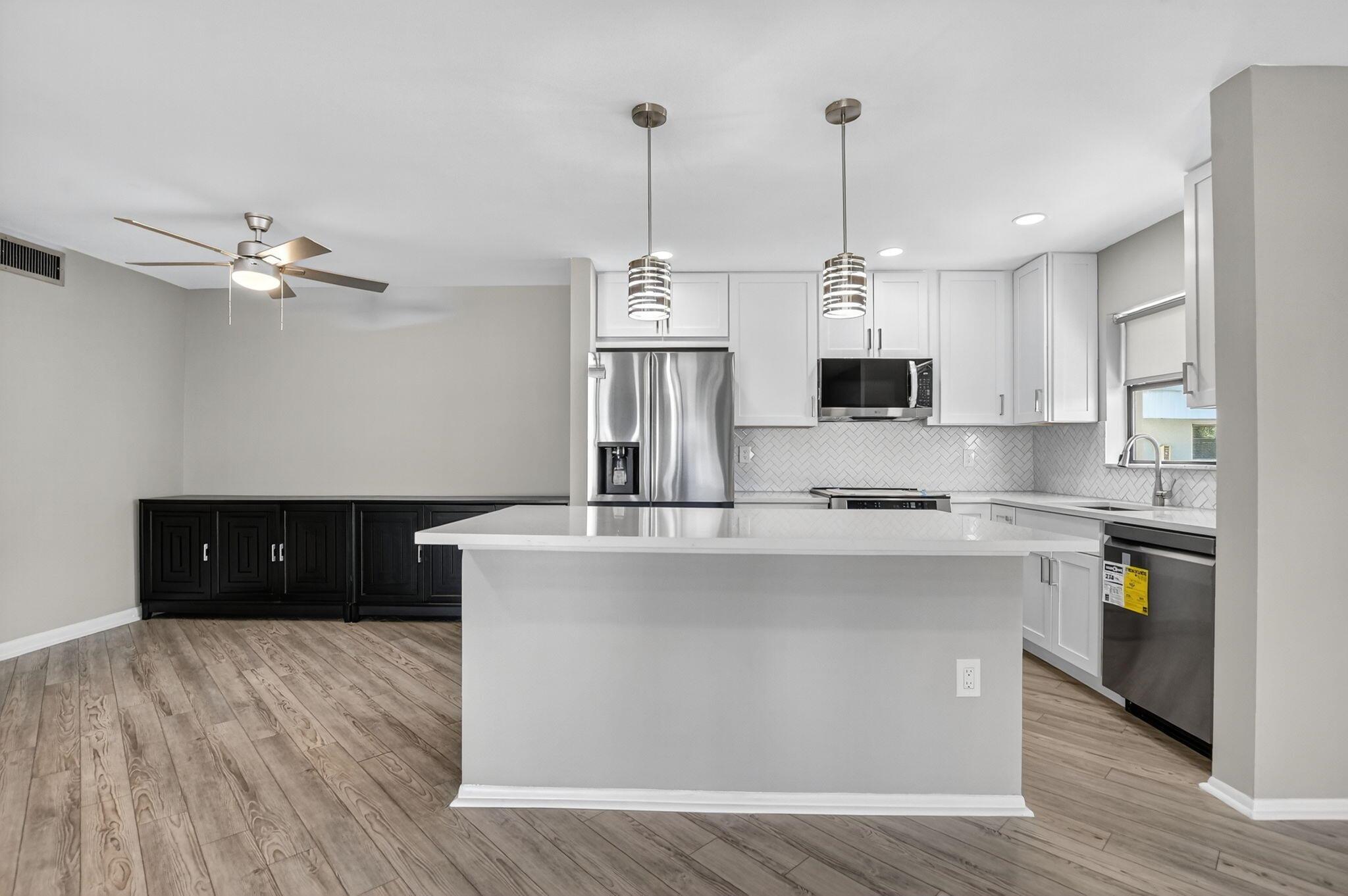 TOWN & COUNTRY ESTATES CO - Residential