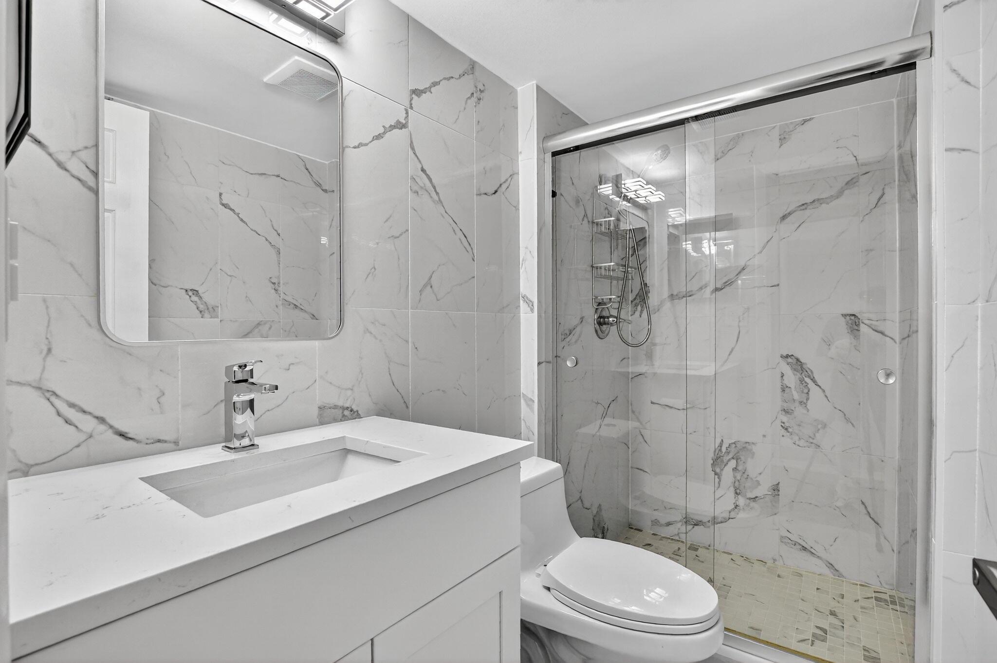 TOWN & COUNTRY ESTATES CO - Residential