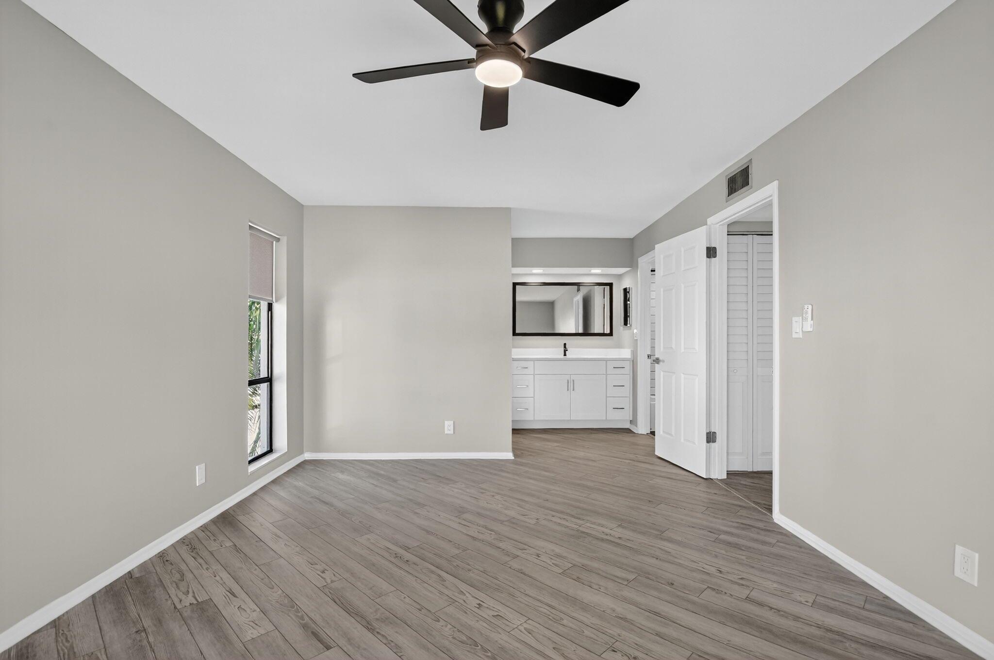 TOWN & COUNTRY ESTATES CO - Residential