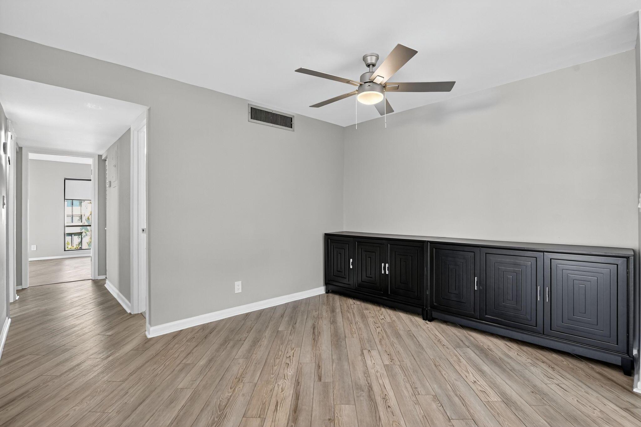 TOWN & COUNTRY ESTATES CO - Residential