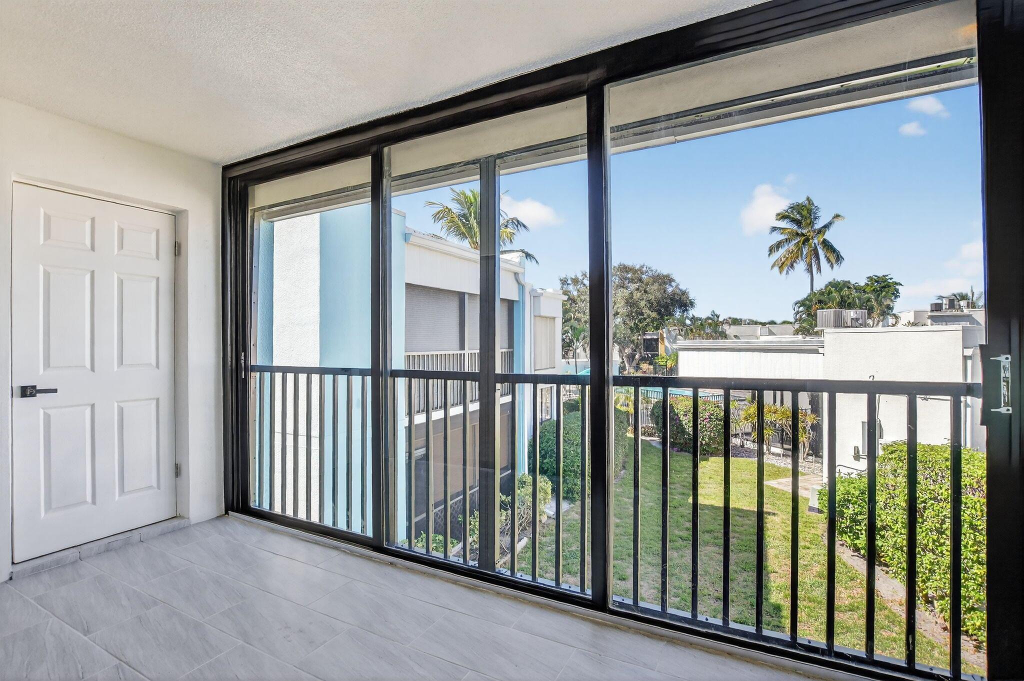 TOWN & COUNTRY ESTATES CO - Residential