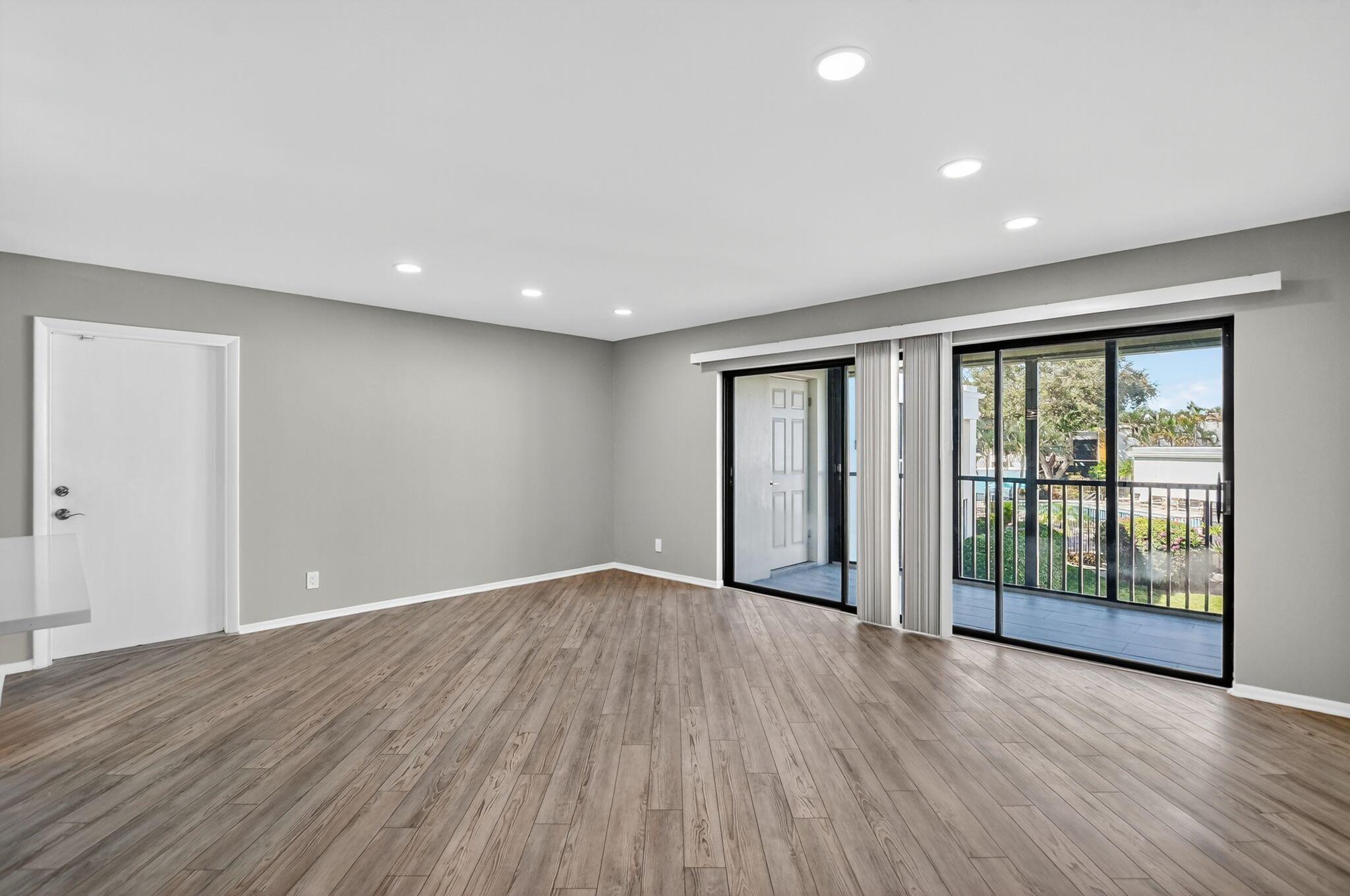 TOWN & COUNTRY ESTATES CO - Residential