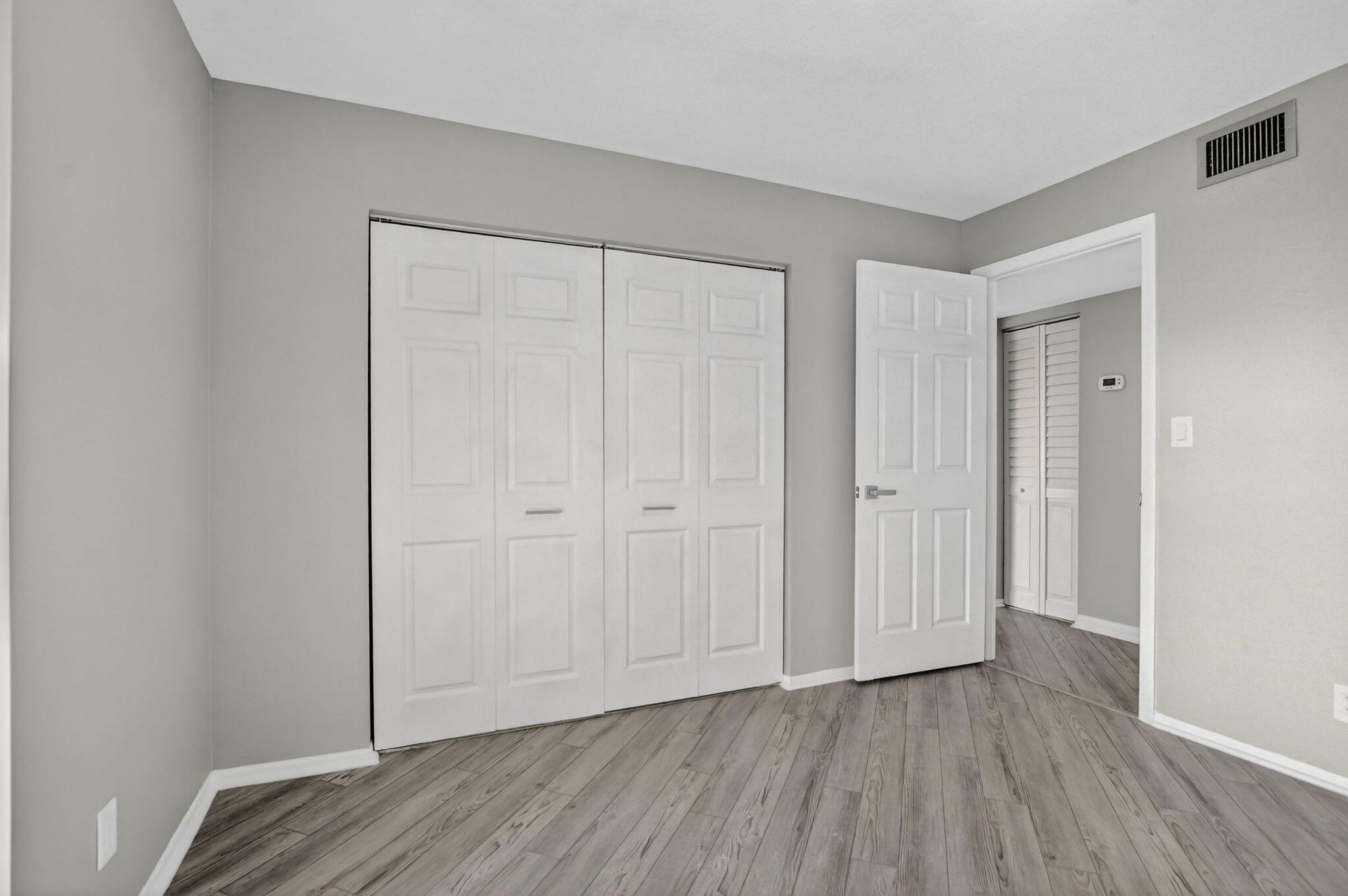 TOWN & COUNTRY ESTATES CO - Residential