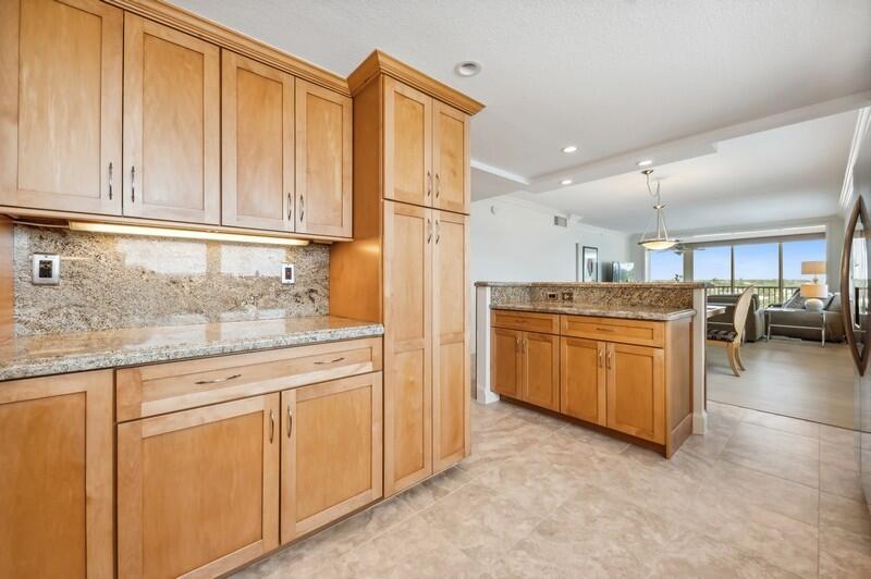 SEAGATE OF HIGHLAND CONDO - Residential