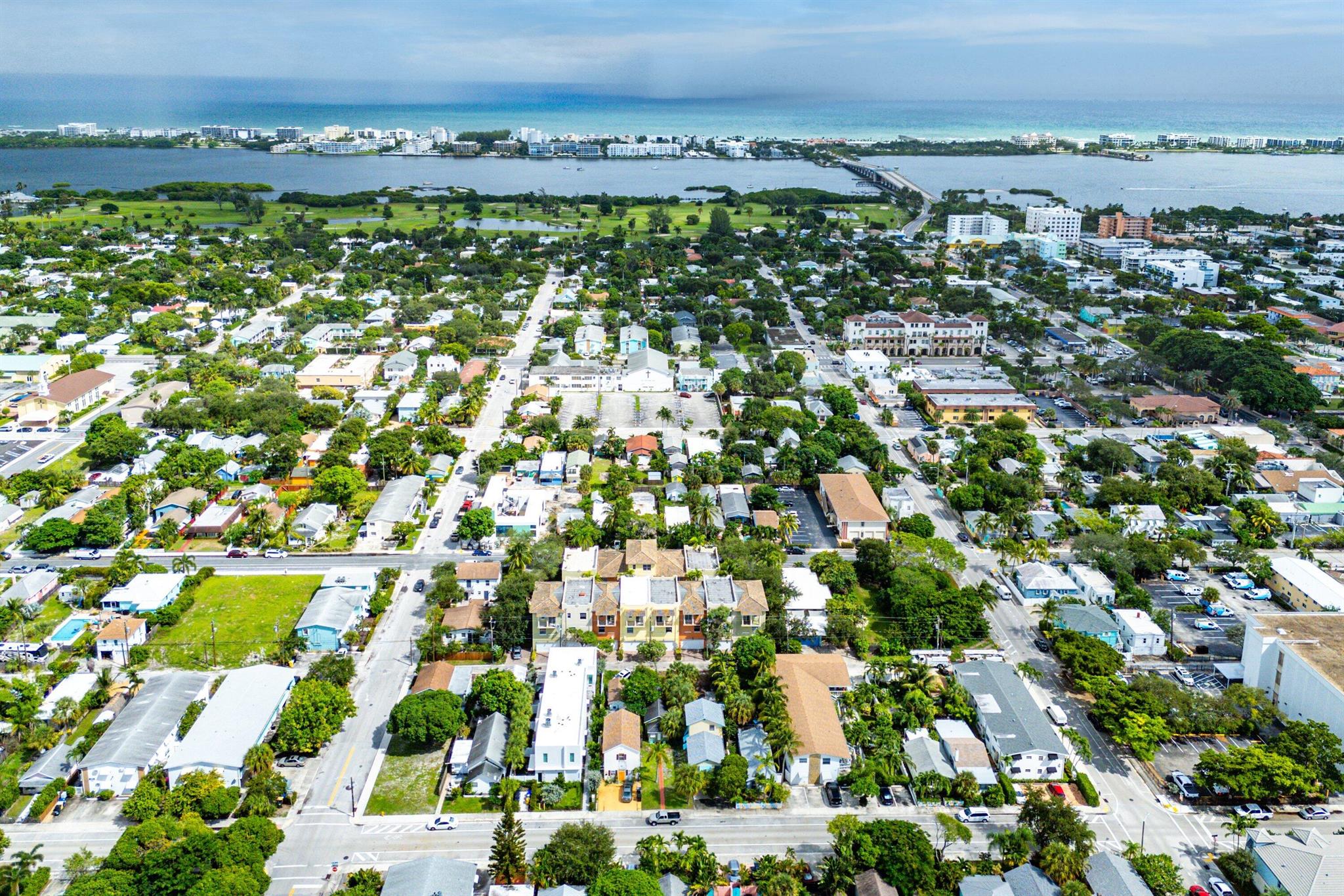 COCONUT WALK OF LAKE WORT - Residential
