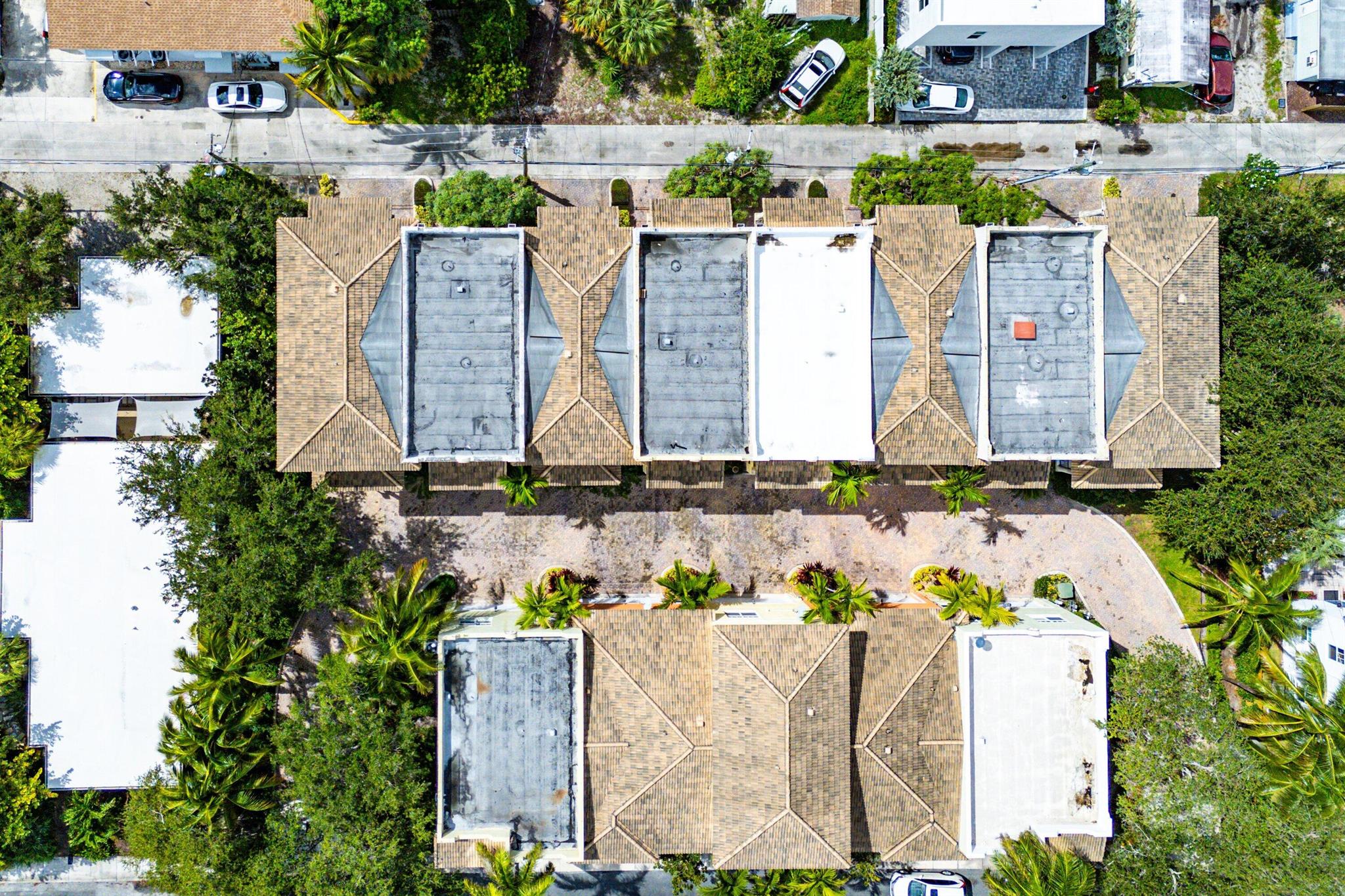 COCONUT WALK OF LAKE WORT - Residential