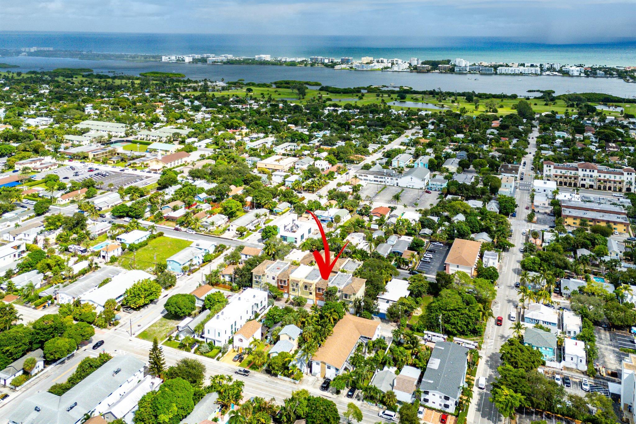 COCONUT WALK OF LAKE WORT - Residential