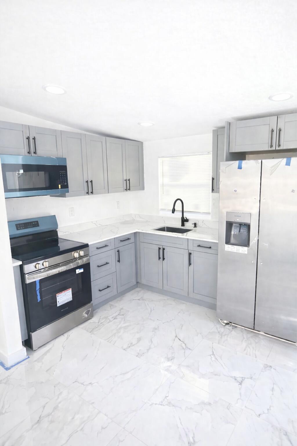 12212 Acapulco Avenue