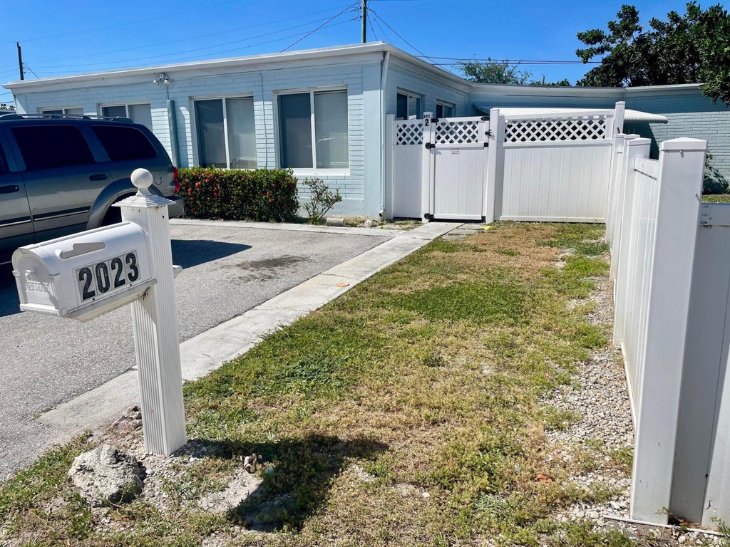 Photo of 2023 S SUZANNE Circle #2, North Palm Beach, FL 33408 (MLS # B26080464)