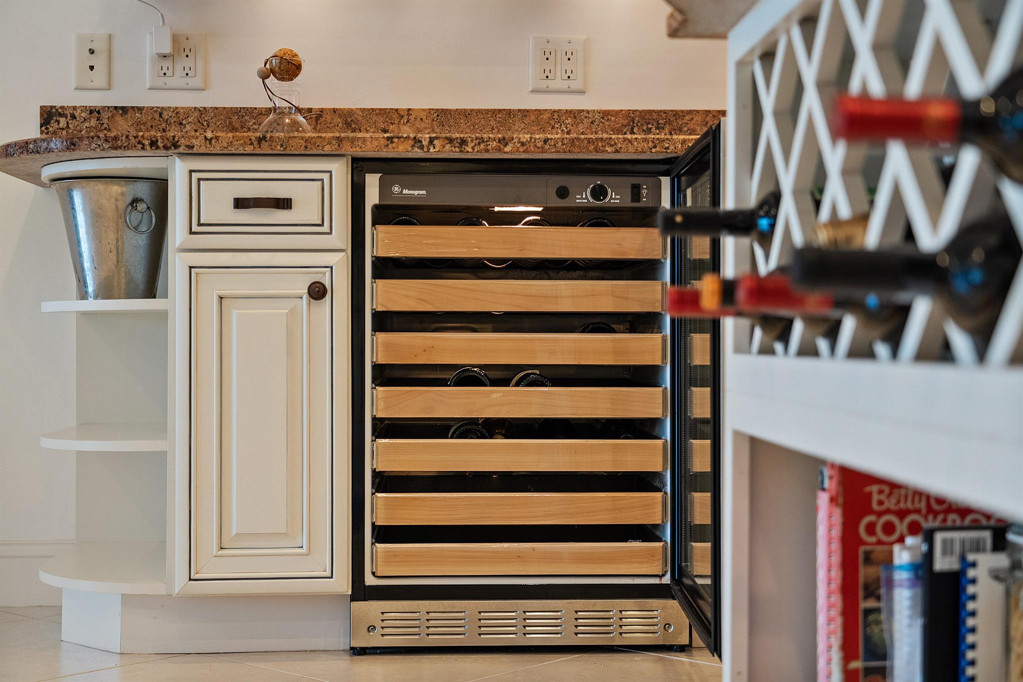 YACHT & COUNTRY CLUB OF S - Residential