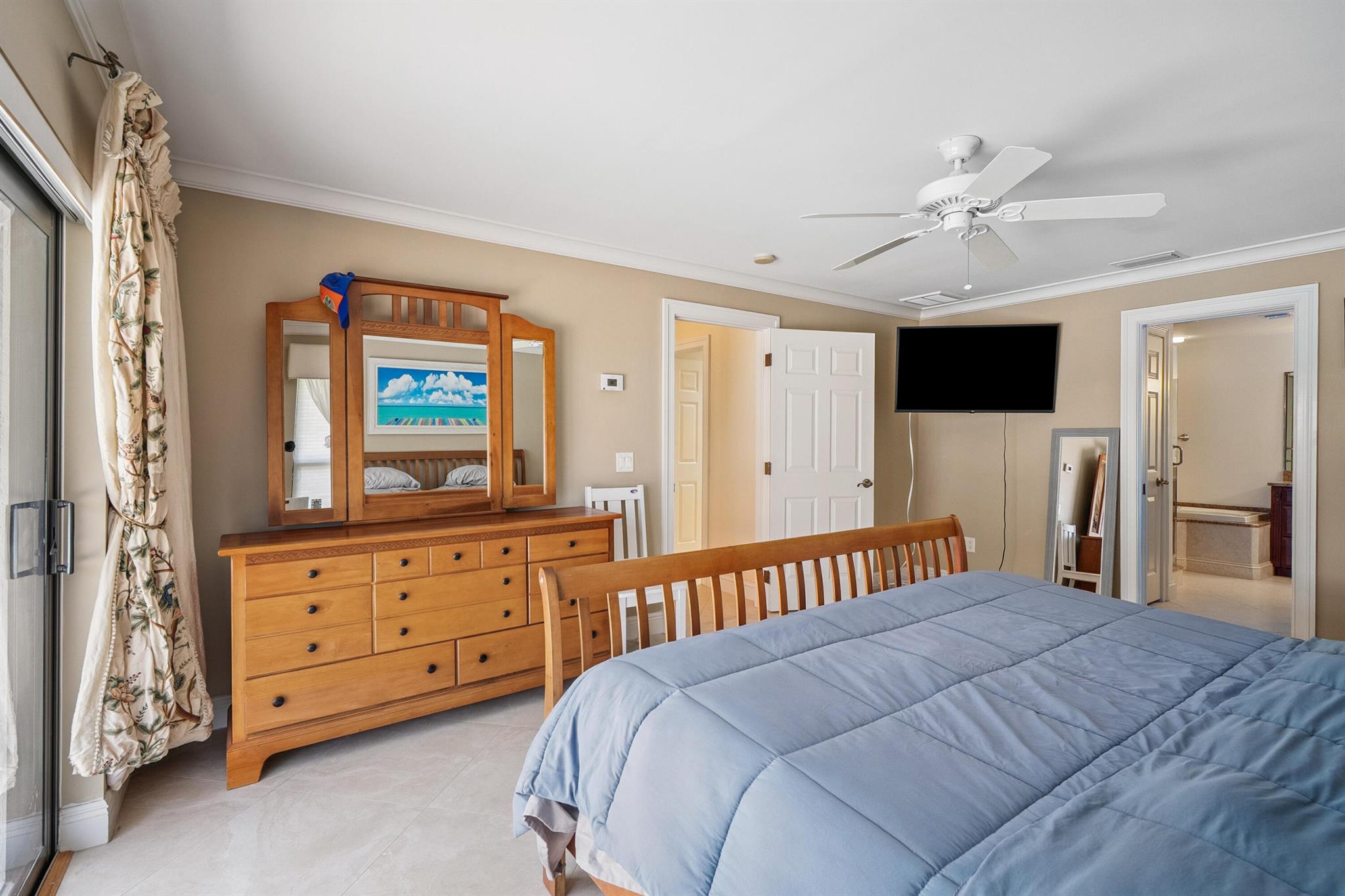 YACHT & COUNTRY CLUB OF S - Residential