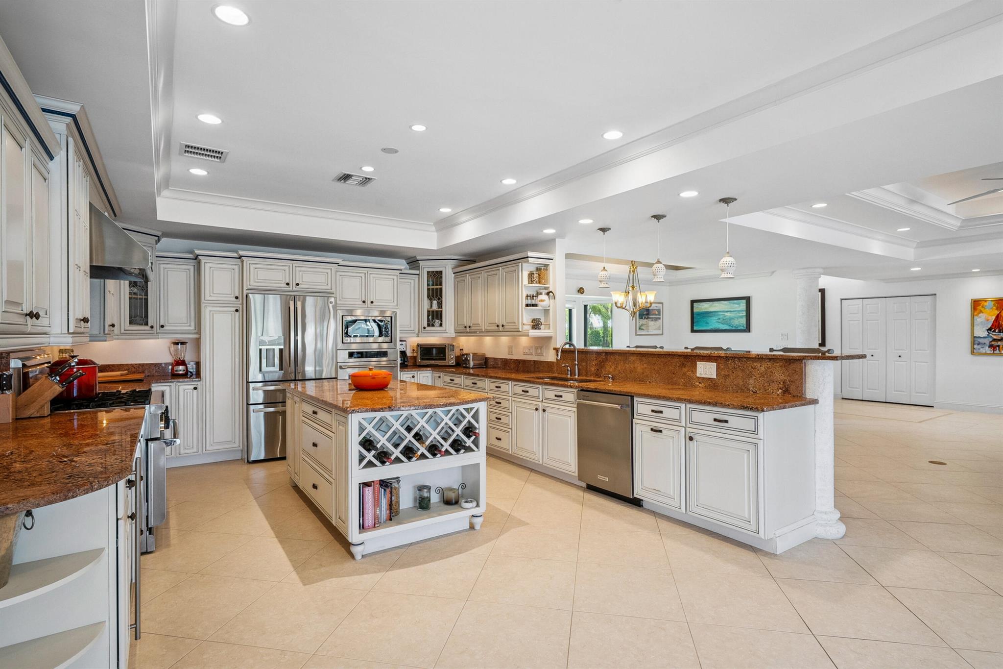 YACHT & COUNTRY CLUB OF S - Residential