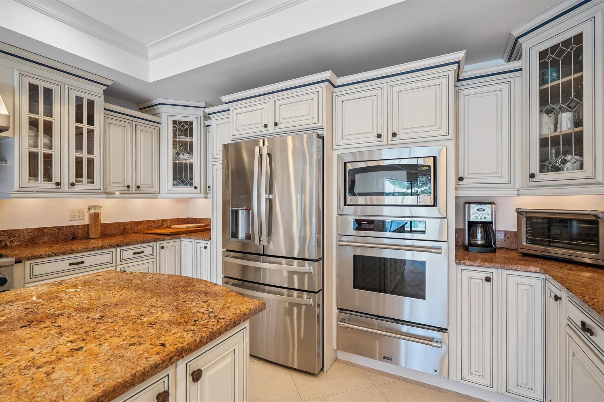 YACHT & COUNTRY CLUB OF S - Residential