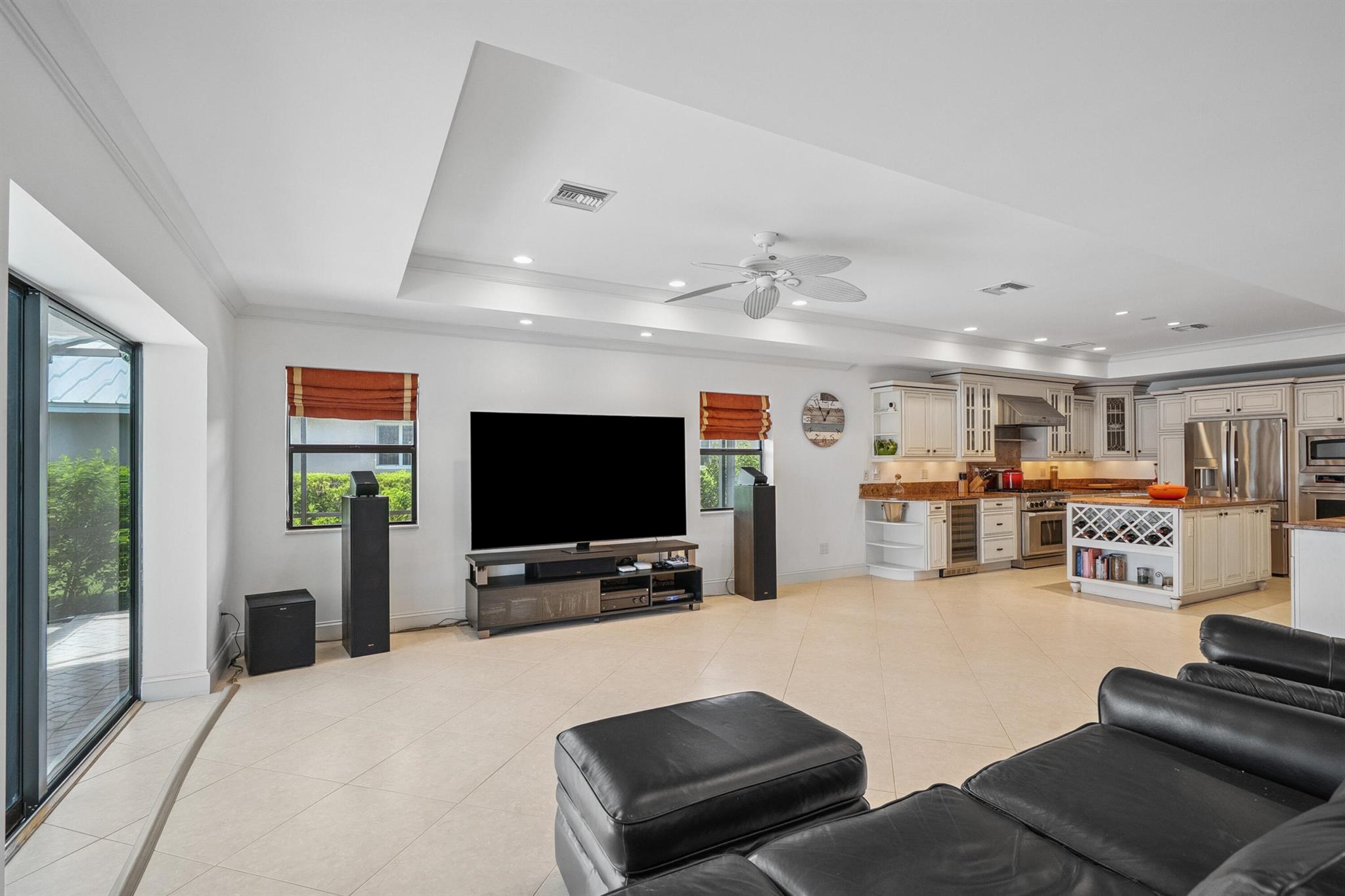 YACHT & COUNTRY CLUB OF S - Residential