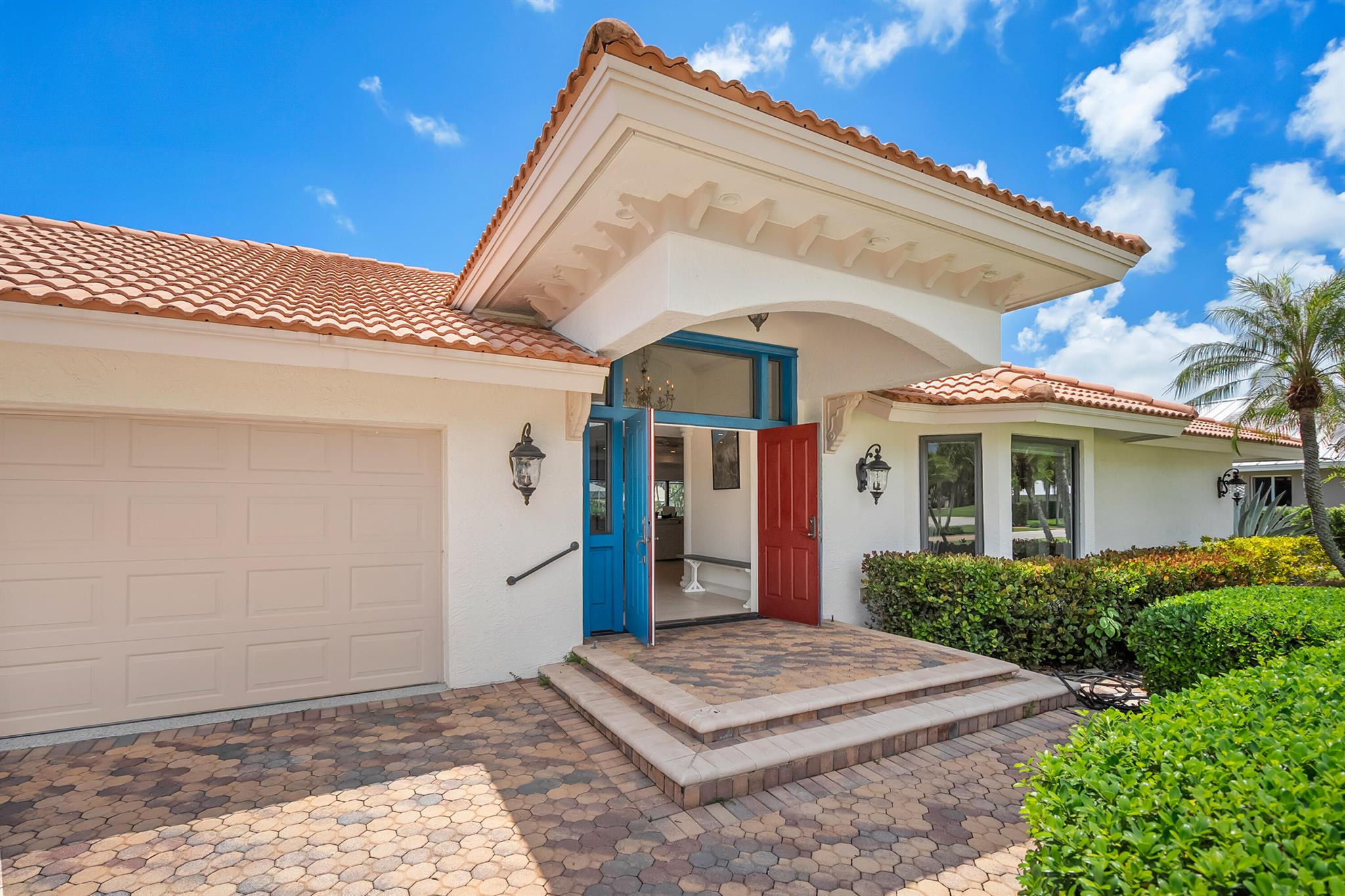 YACHT & COUNTRY CLUB OF S - Residential