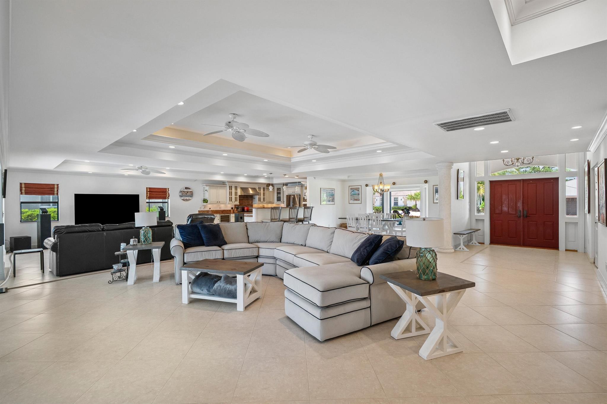 YACHT & COUNTRY CLUB OF S - Residential