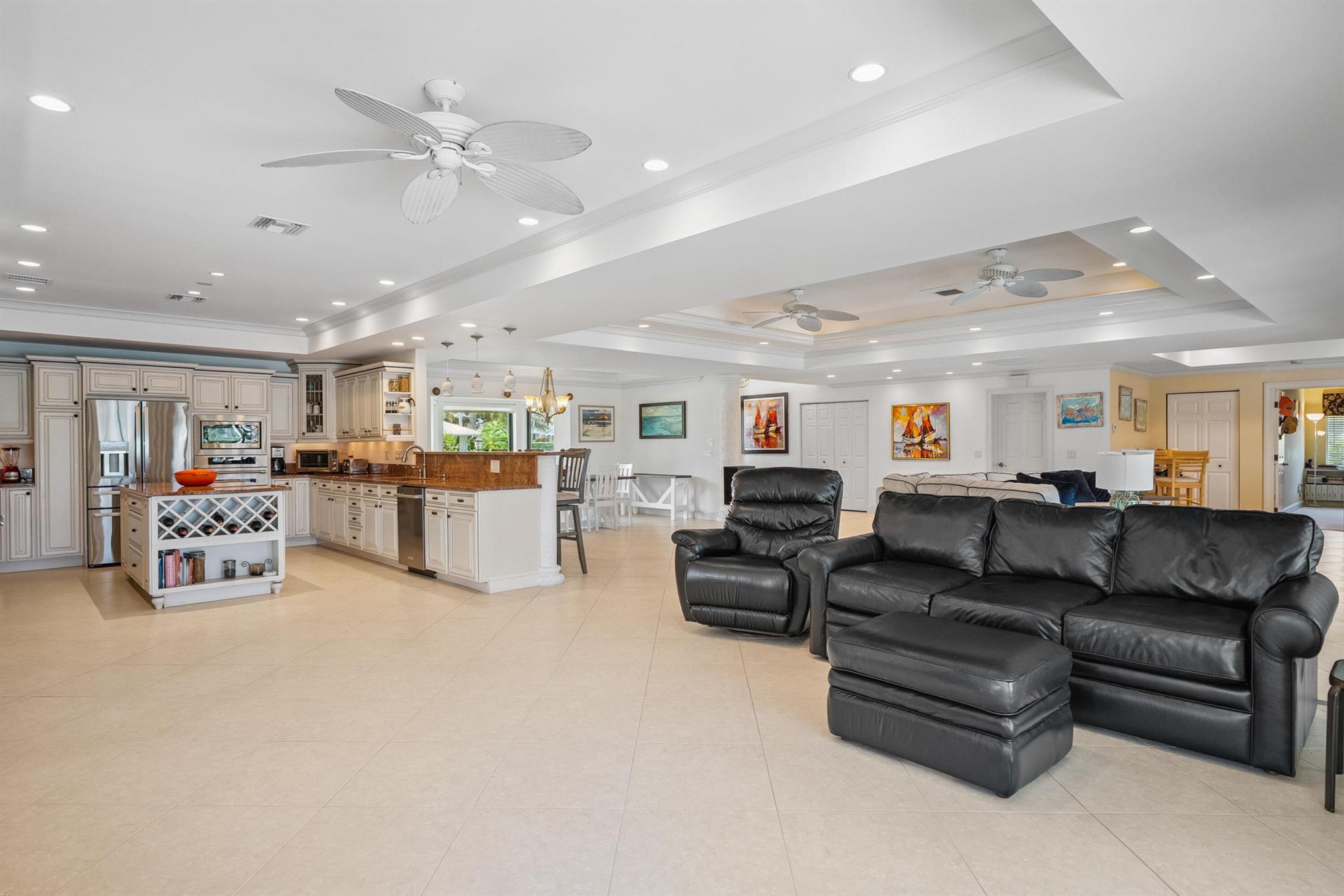 YACHT & COUNTRY CLUB OF S - Residential