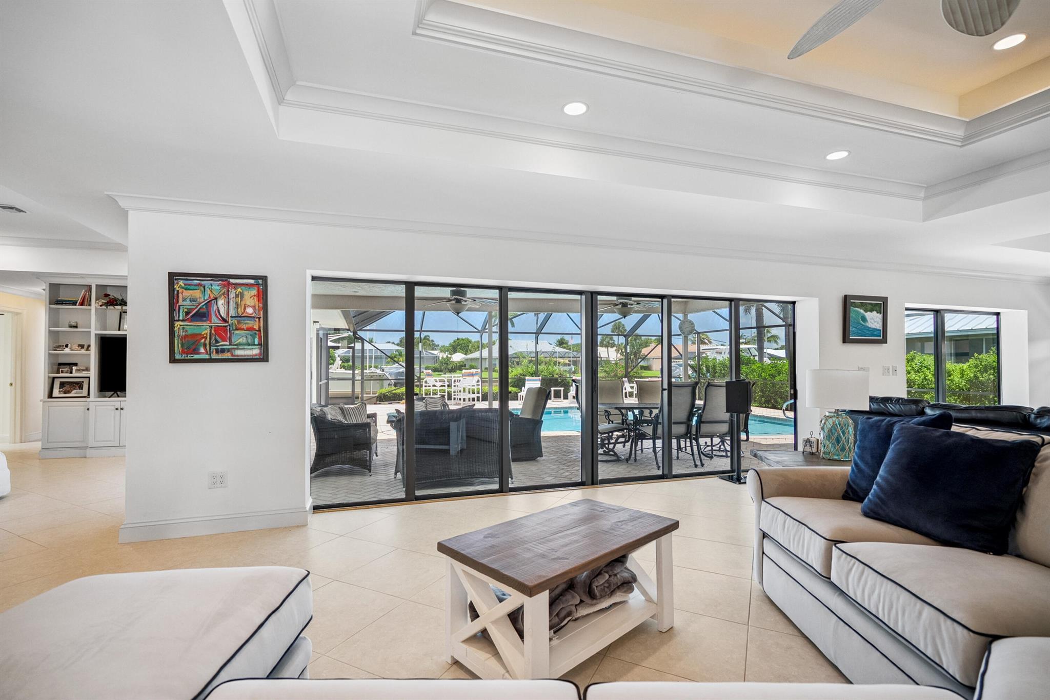 YACHT & COUNTRY CLUB OF S - Residential