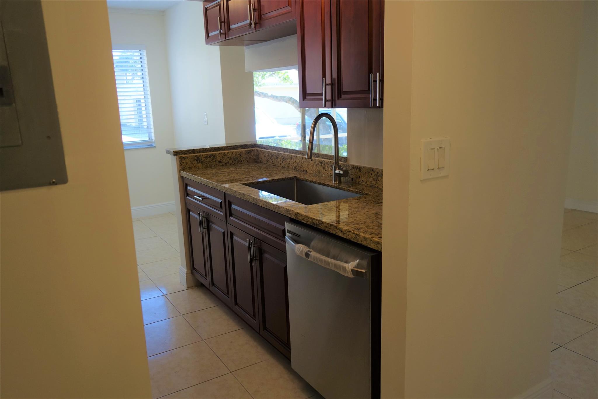 Sun Vista Gardens Condo - Residential Lease