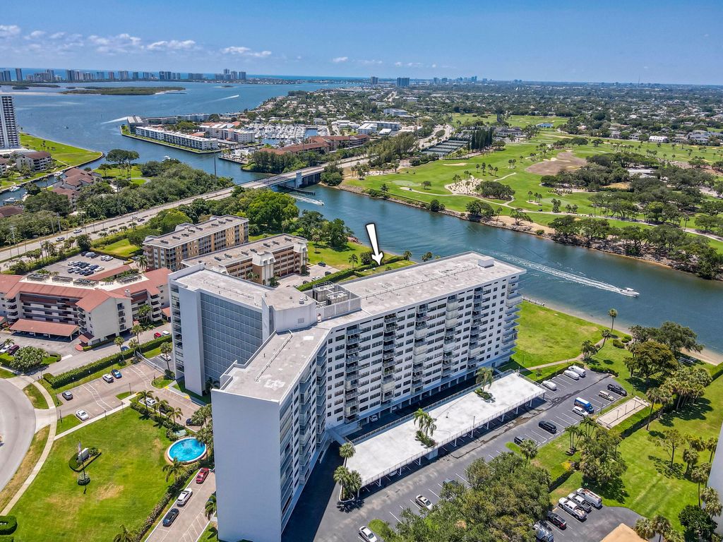 Photo of 336 Golfview Road #1011, North Palm Beach, FL 33408 (MLS # R10968982)