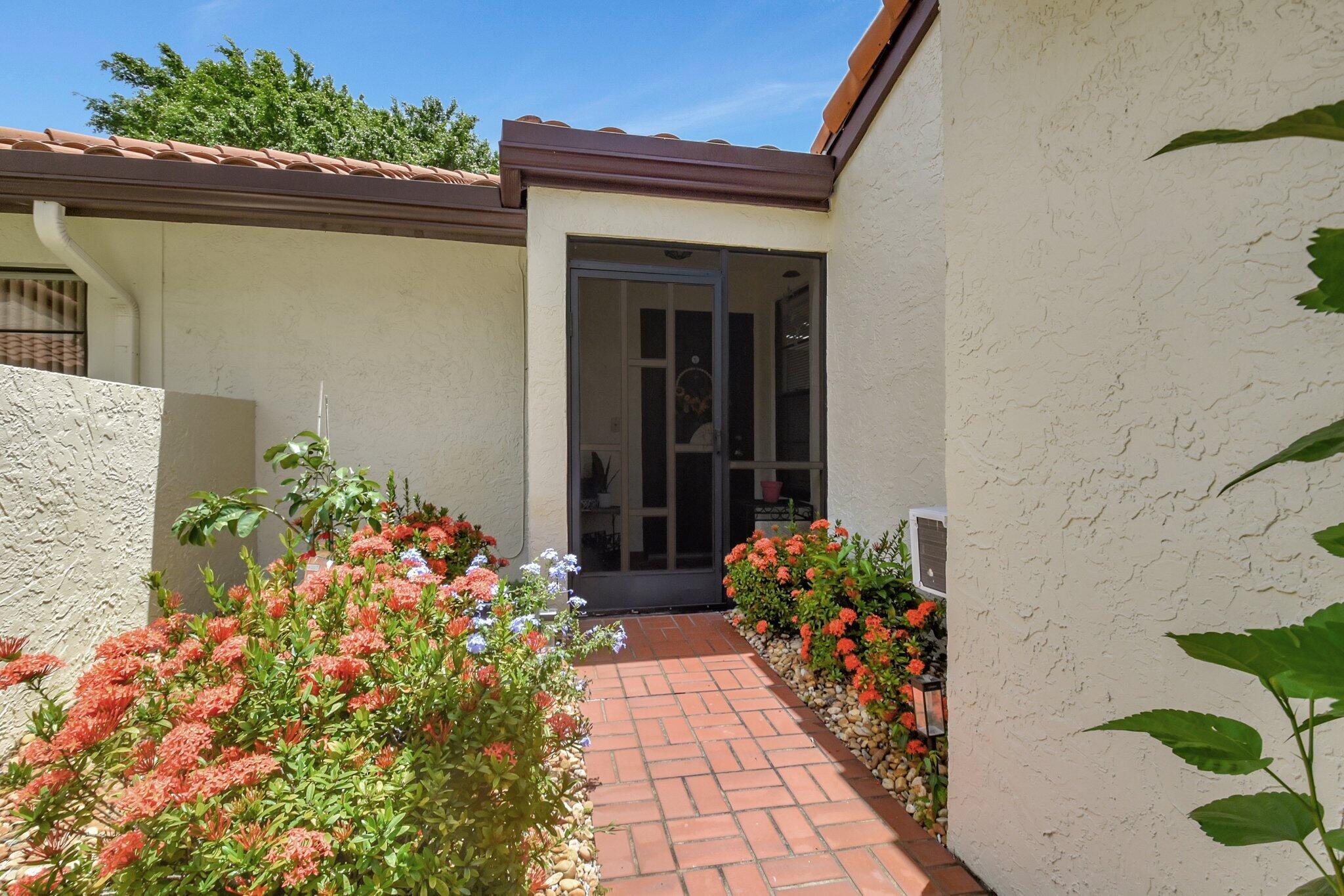 5319 Palmetto Palm Court A