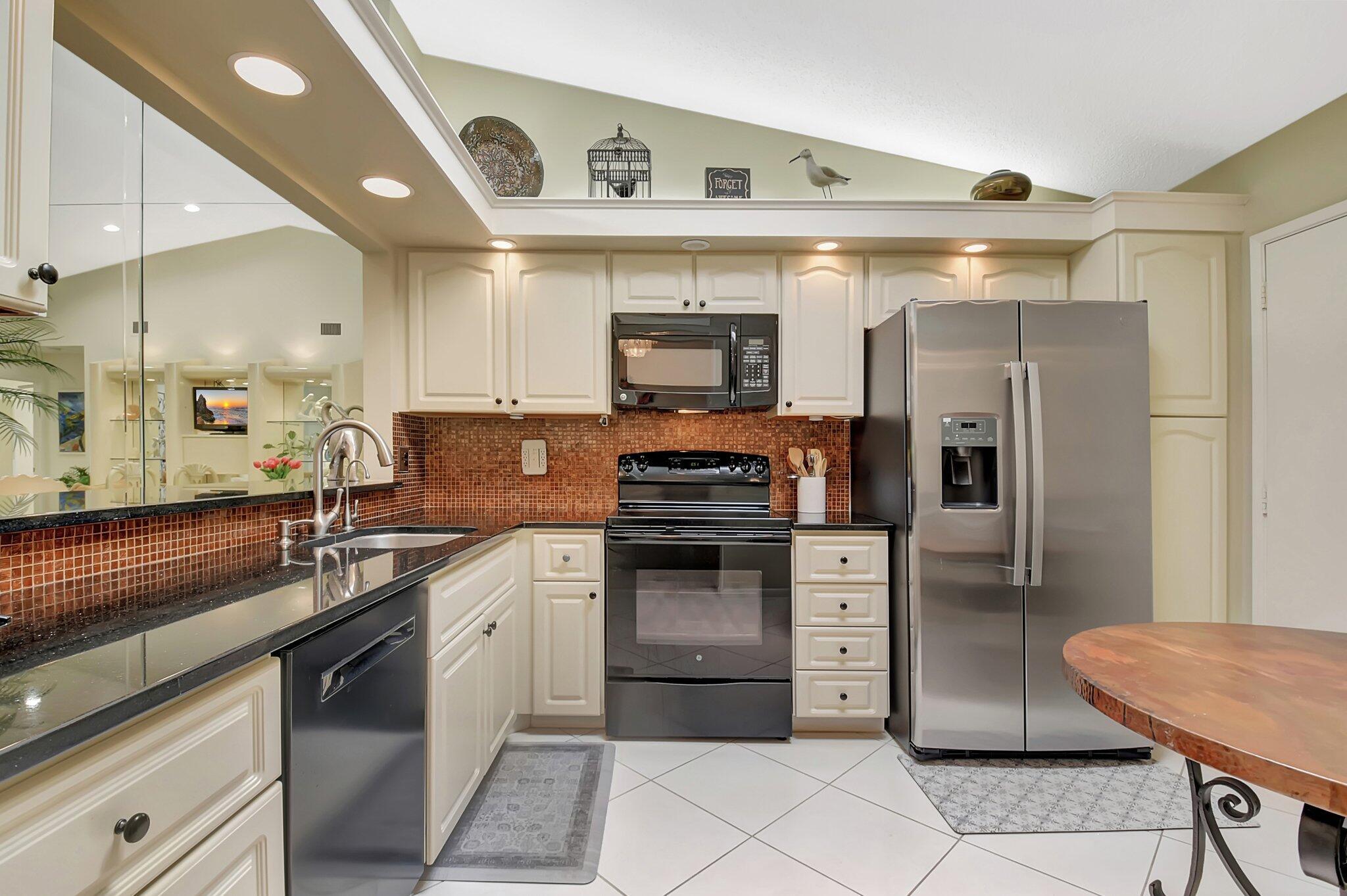 5319 Palmetto Palm Court A